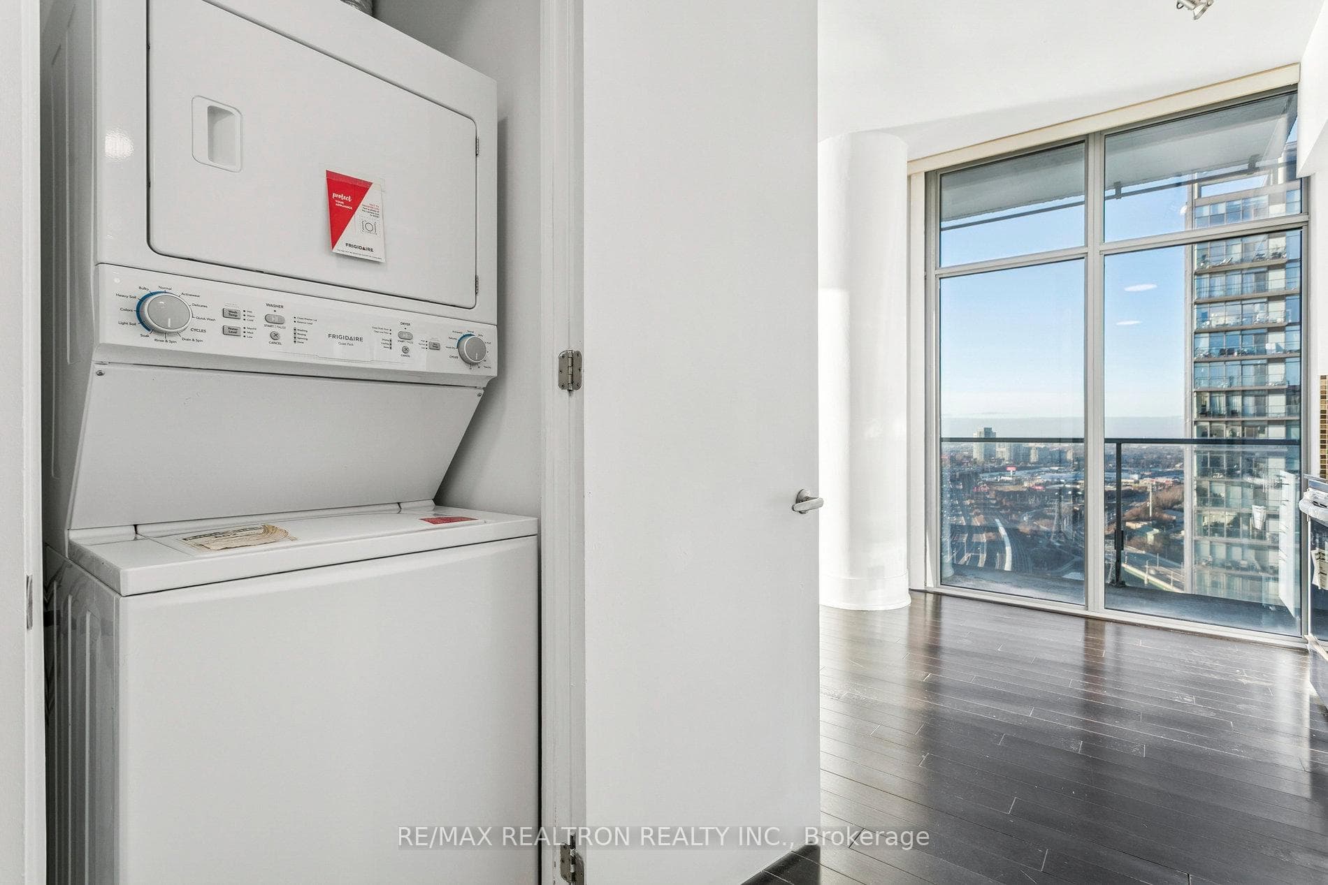 103 The Queensway N/A Unit 2805 photo 28