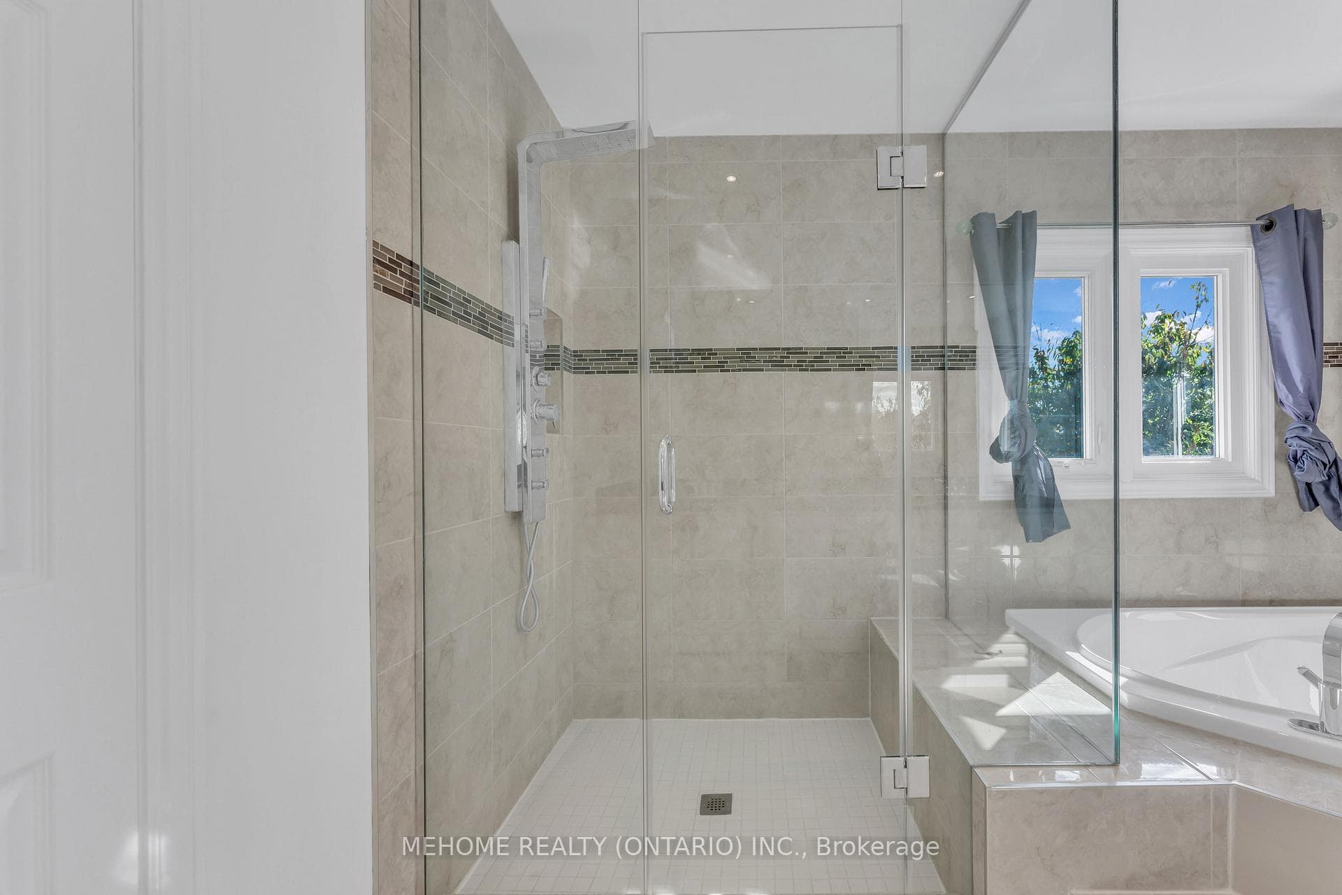45 Meadowcliffe Avenue photo 25
