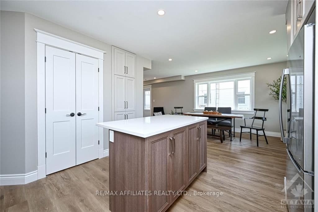 69 JASPER Avenue photo 13