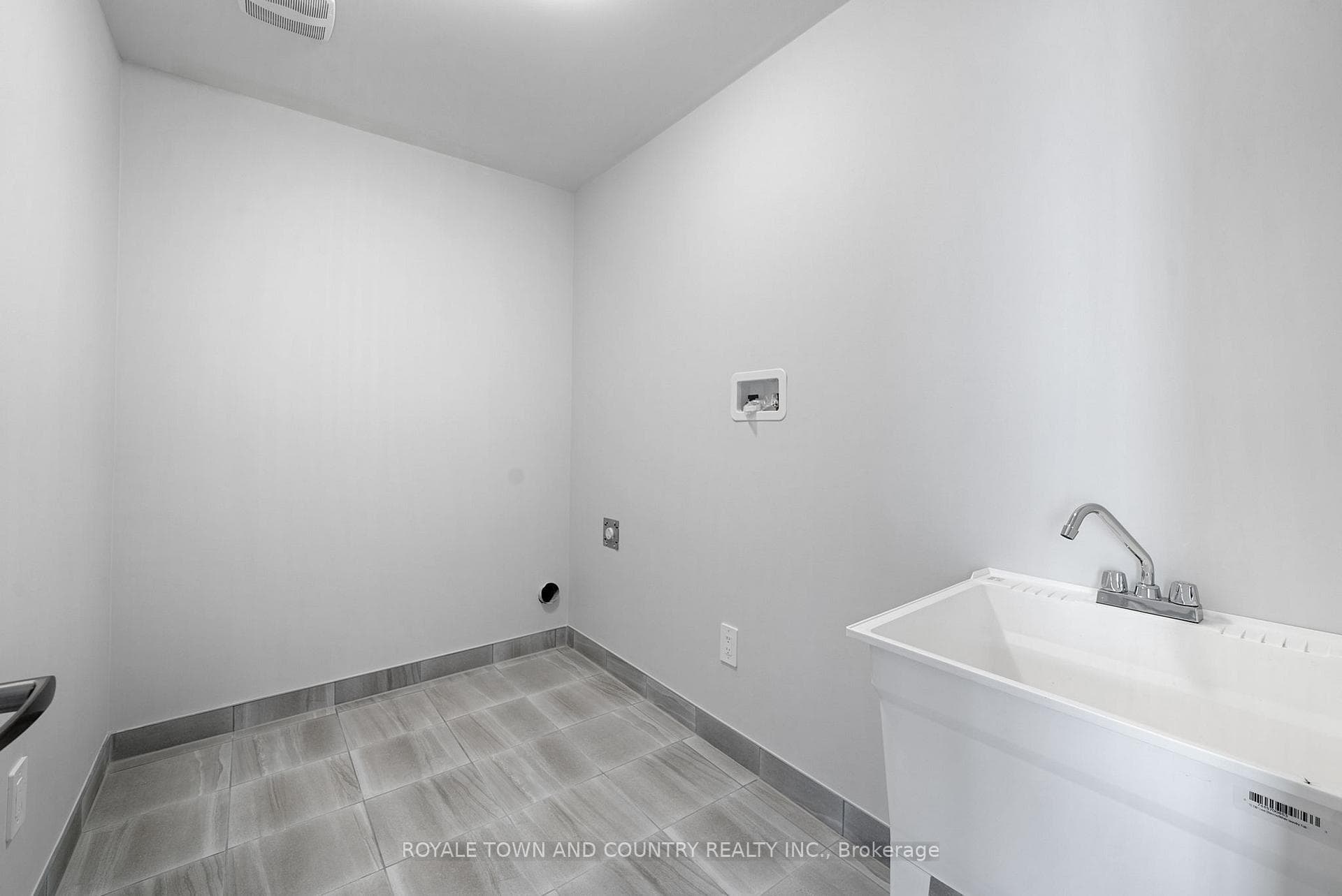 7 Walters Street photo 39