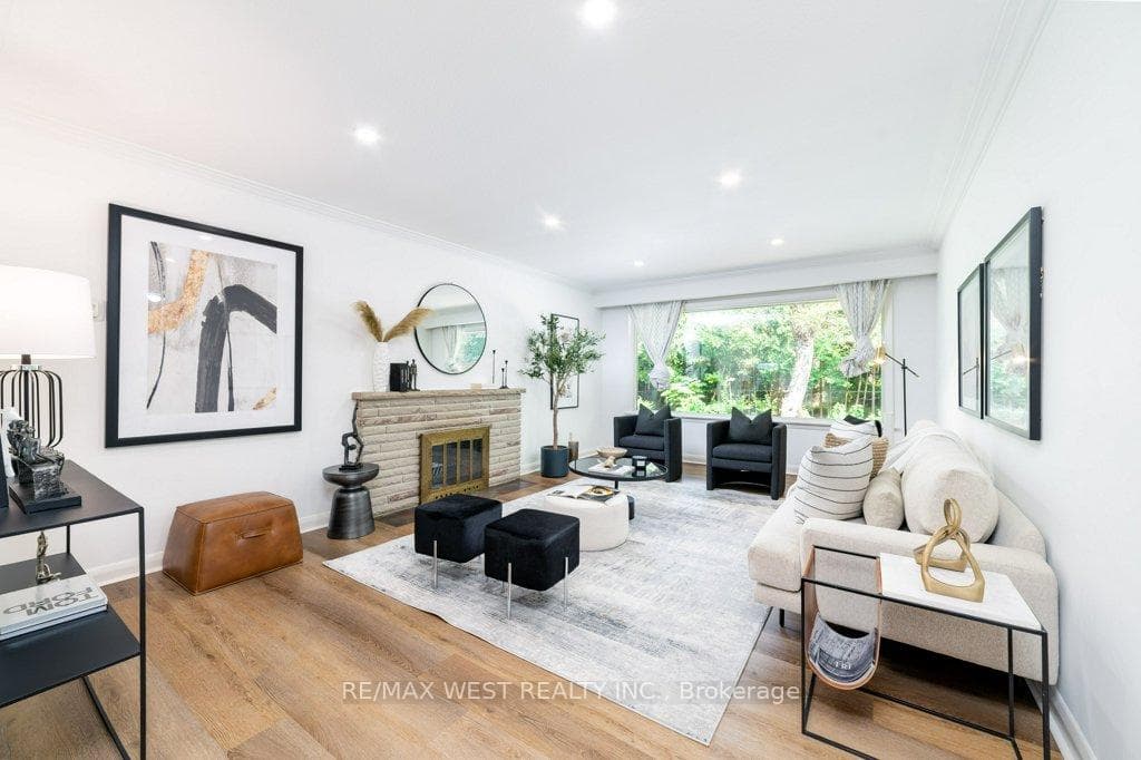 8 Farningham Crescent photo 3