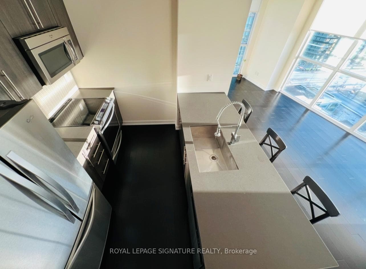 510 Curran Place Unit 1402 photo 3