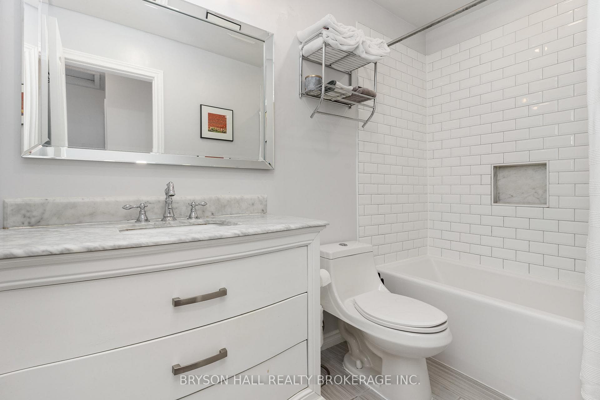 68 Dorchester Boulevard photo 15