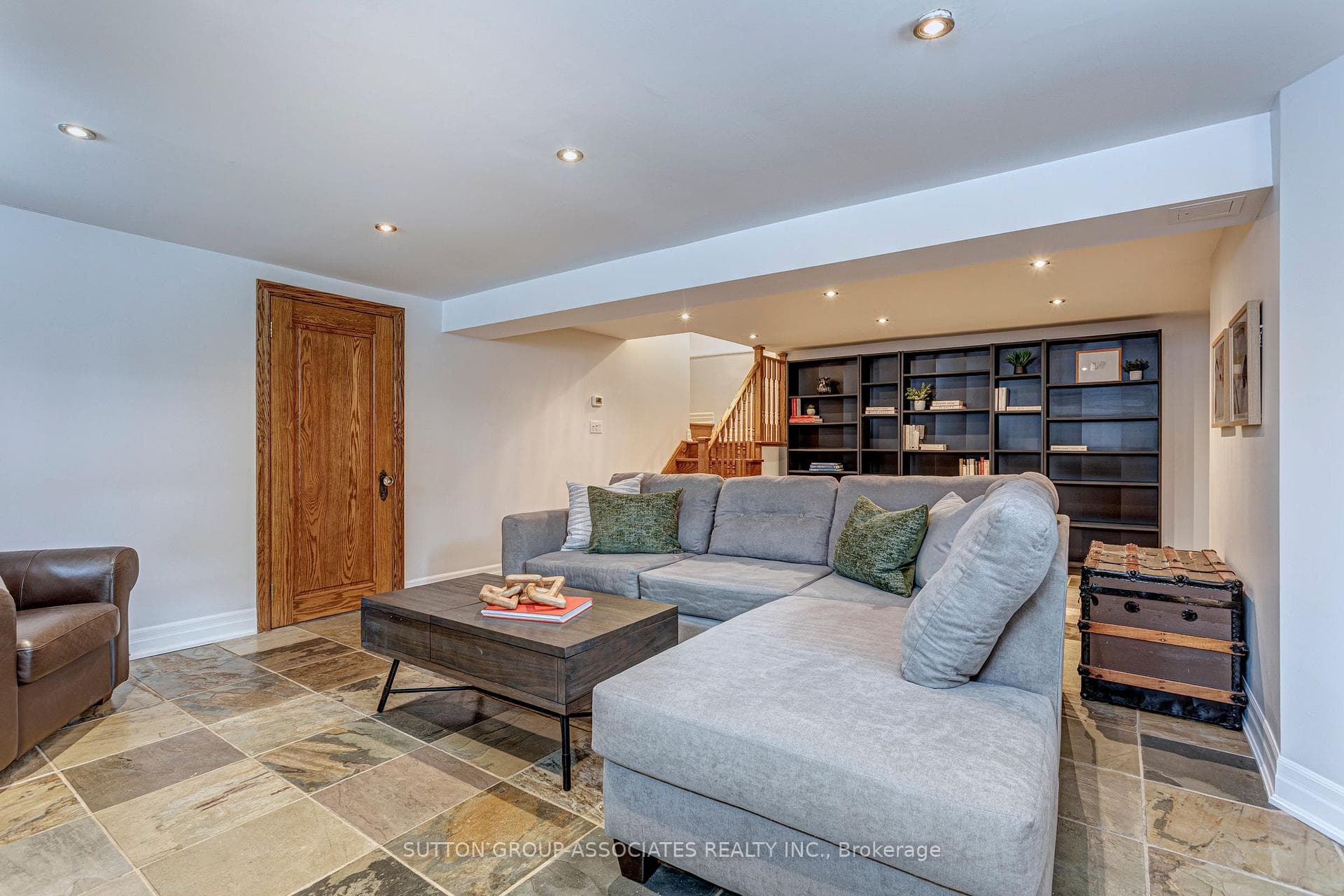148 Indian Road photo 36