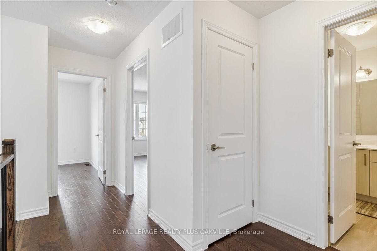 442 Bergamot Avenue photo 29