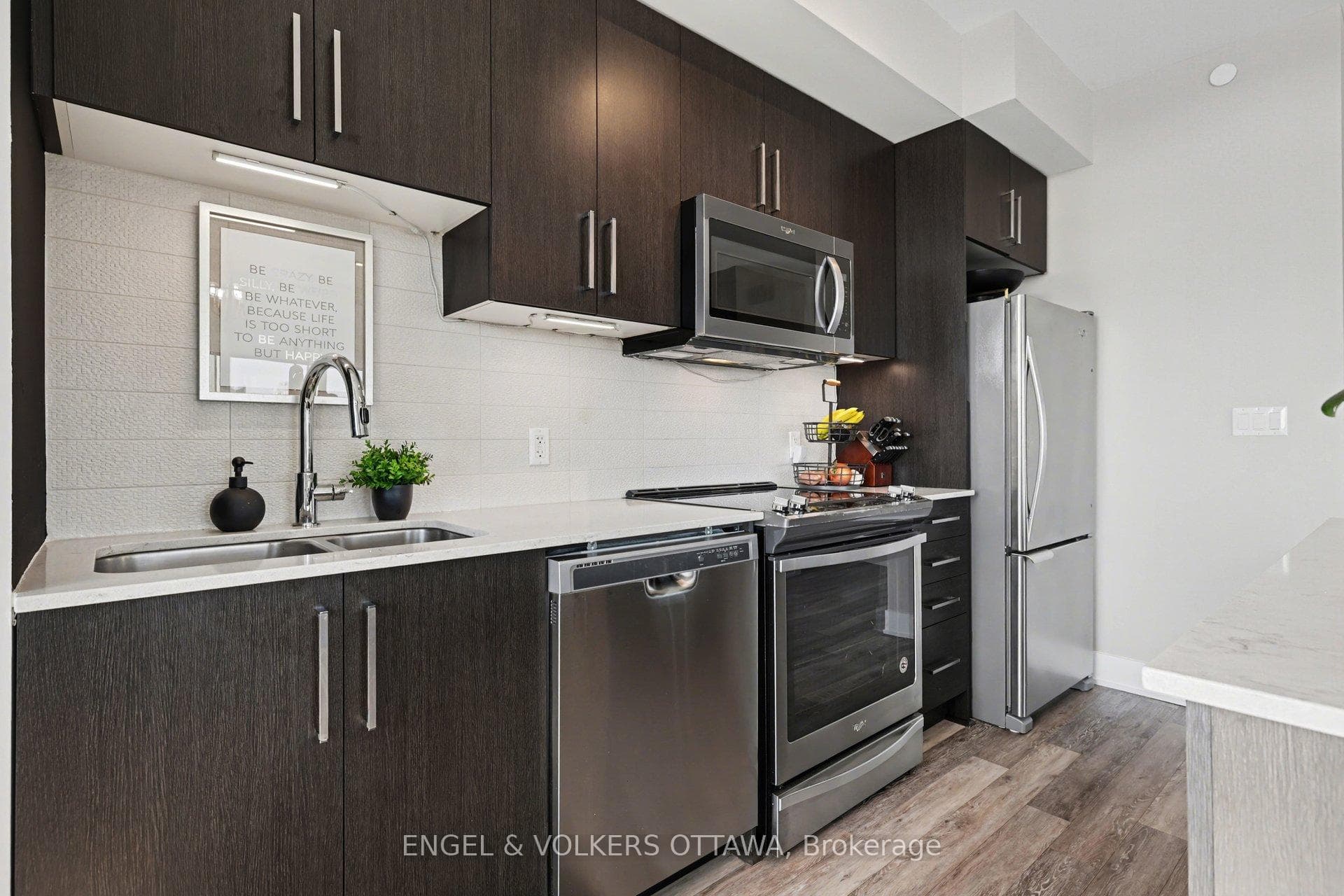 485 Richmond Road Unit 1508 photo 14