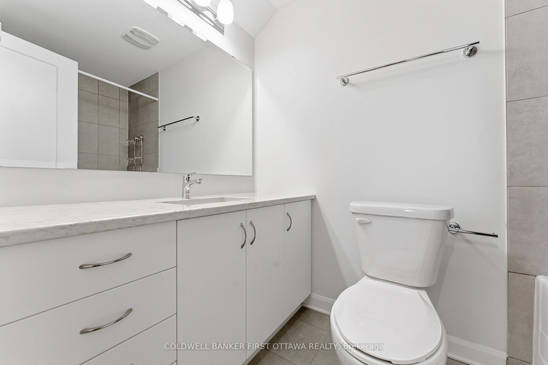 415 Eldorado Private Unit A photo 28