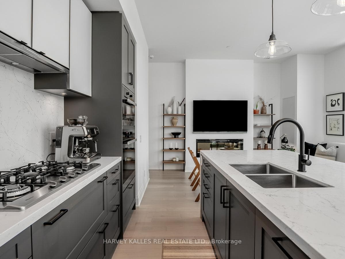 280 Howland Avenue Unit SPH28 photo 12