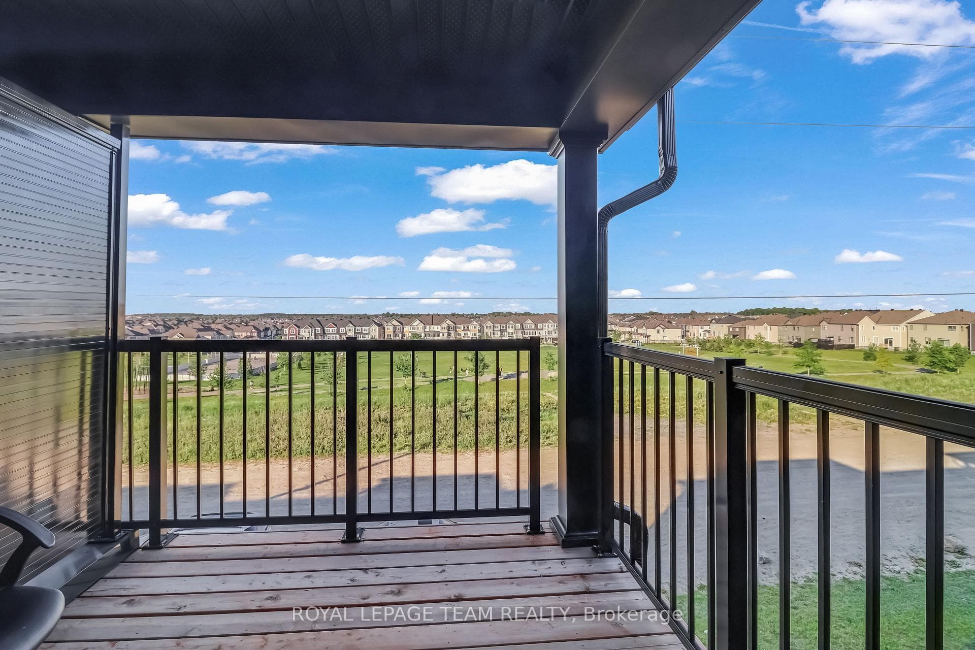 620 Parnian Private photo 17