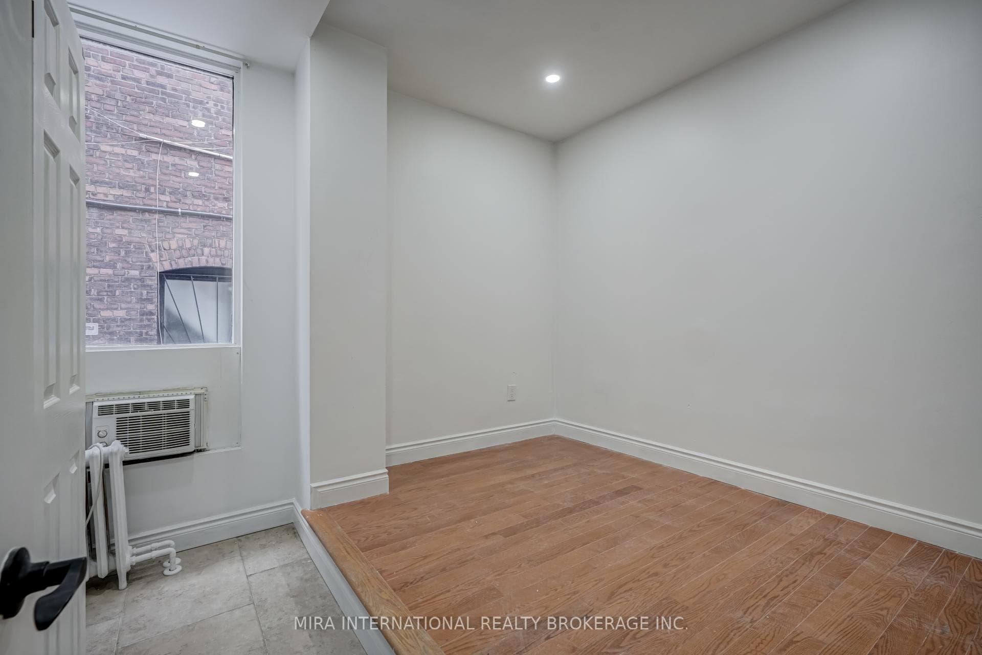 180 Sherbourne Street Unit 106 photo 8