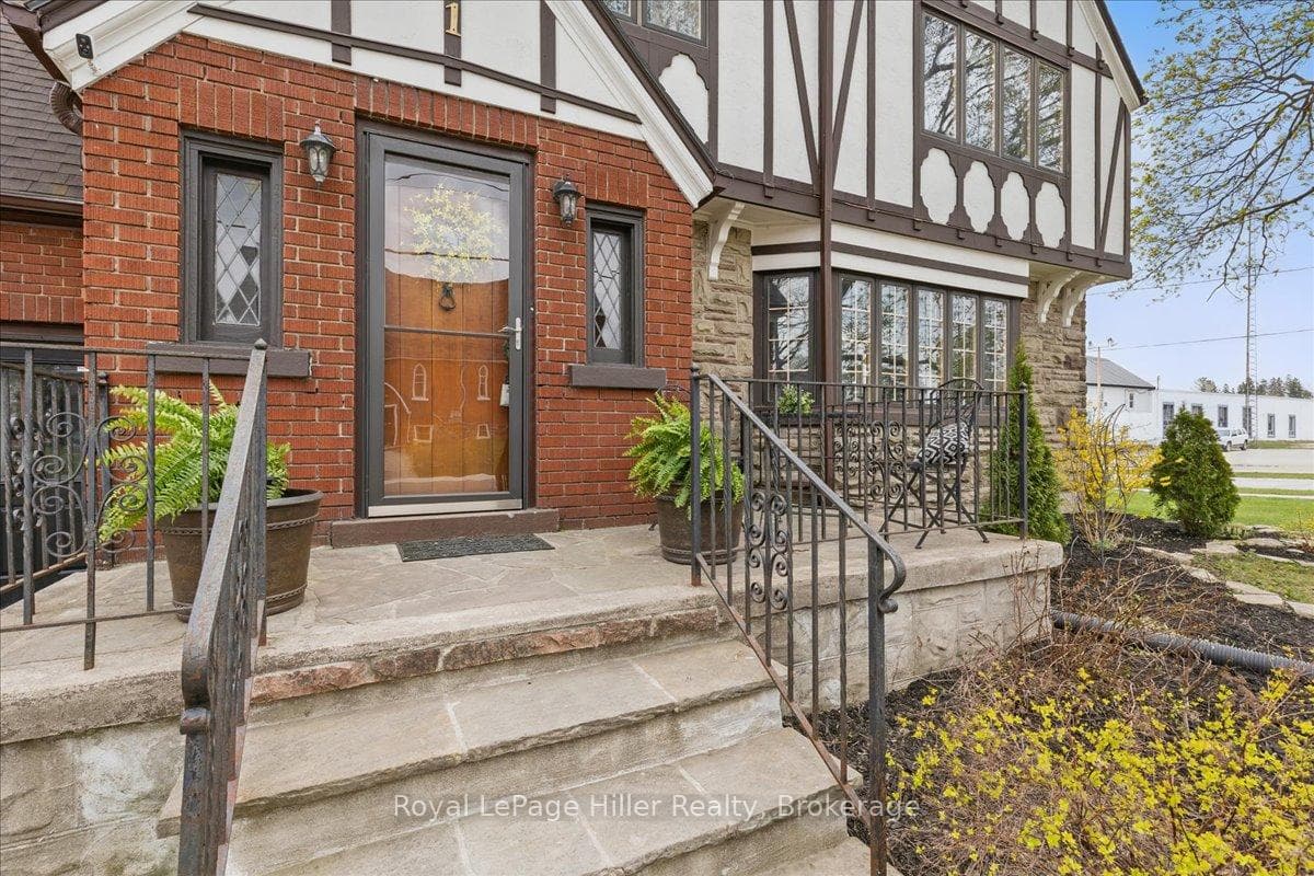 1 Pacific Avenue photo 3