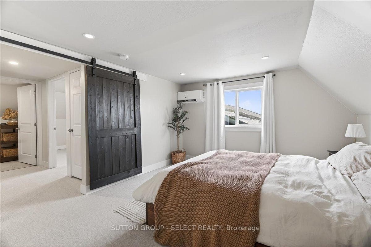 451 Colonel Talbot Road photo 21