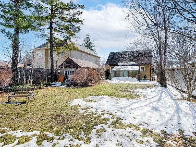 6 Westglen Crescent photo 34