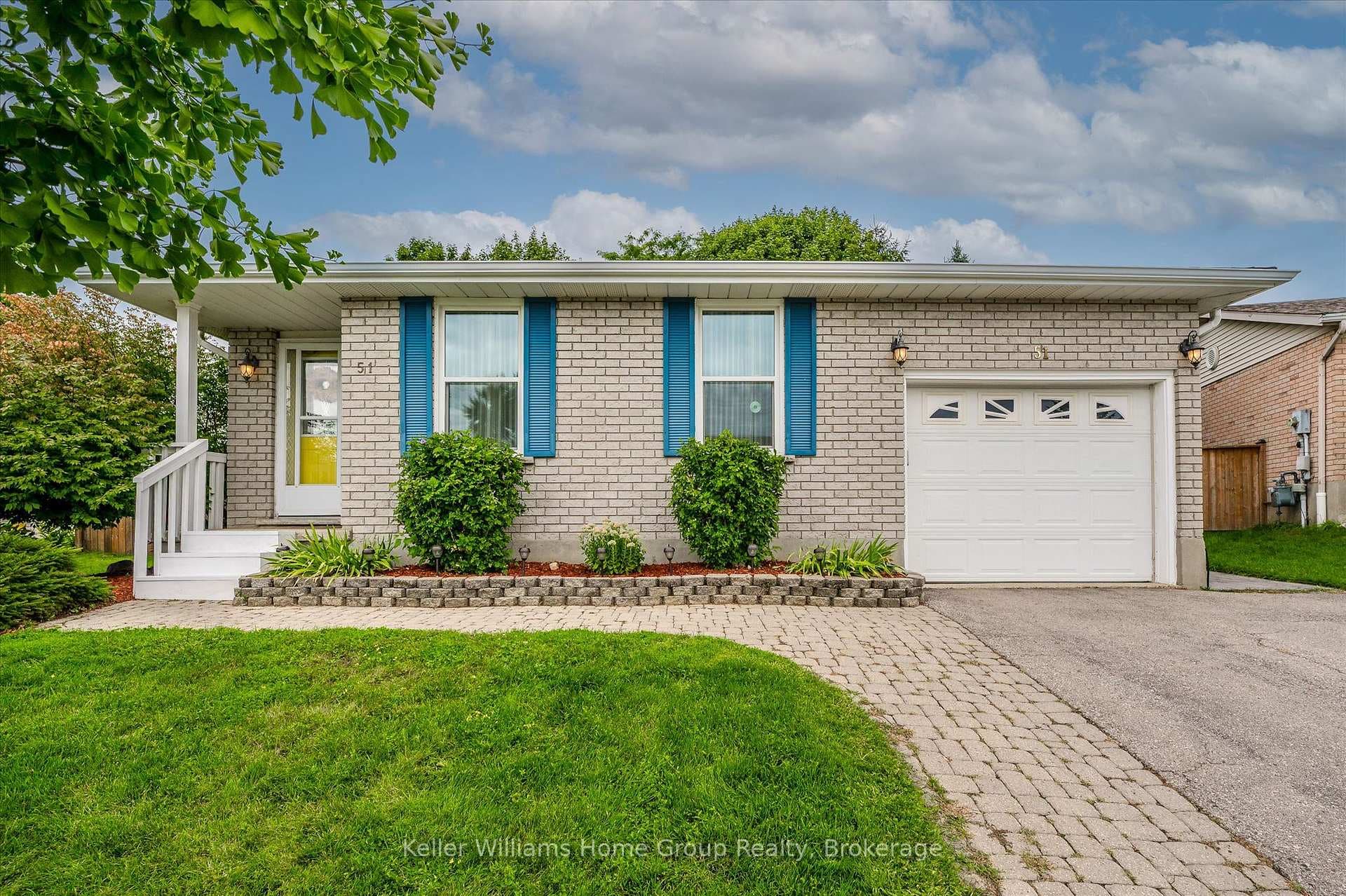 51 Dunhill Crescent photo 1