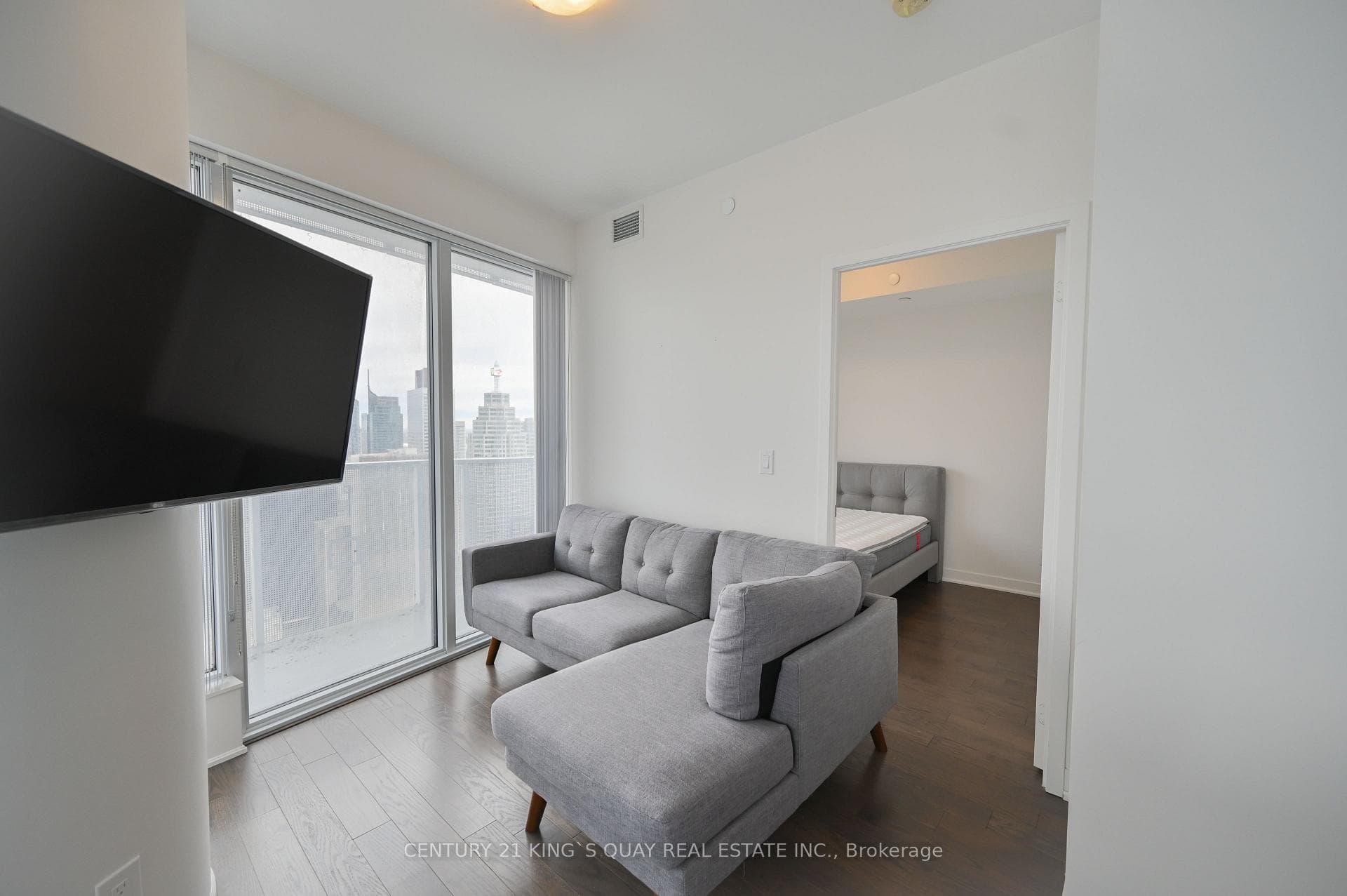 88 Harbour Street Unit 6802 photo 6