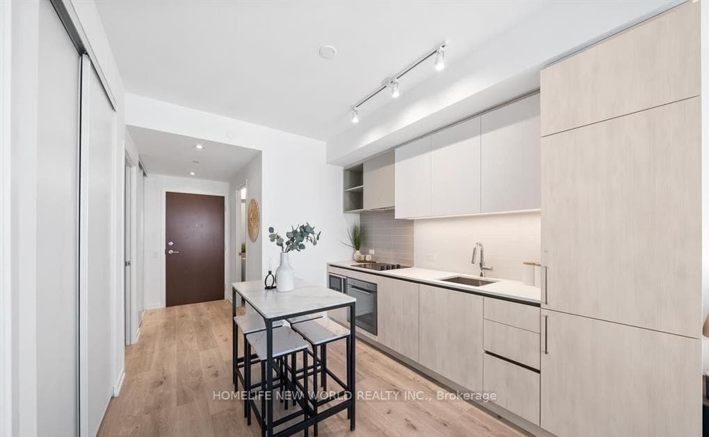 7890 Jane Street Unit 2305 photo 9