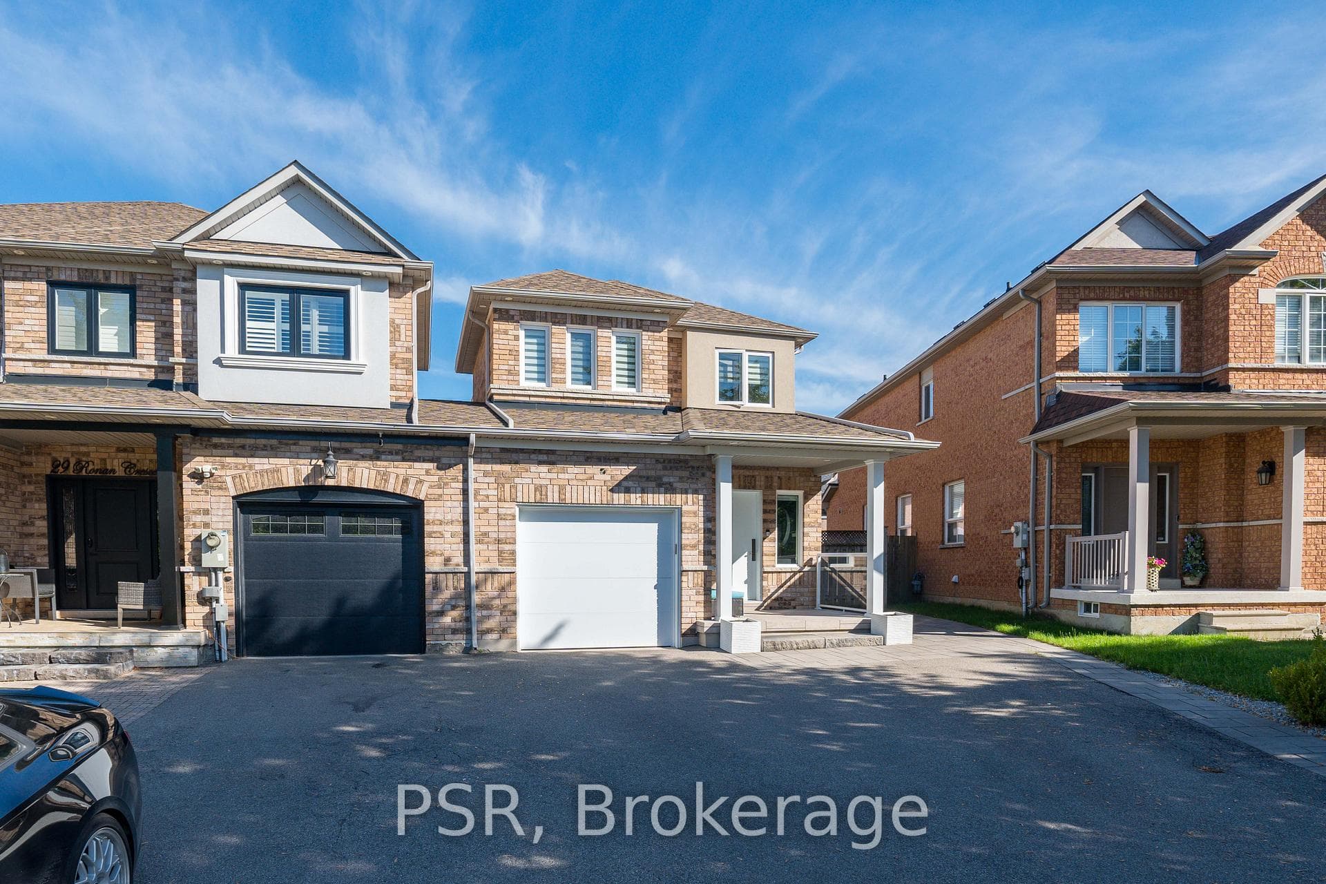 27 Ronan Crescent photo 3