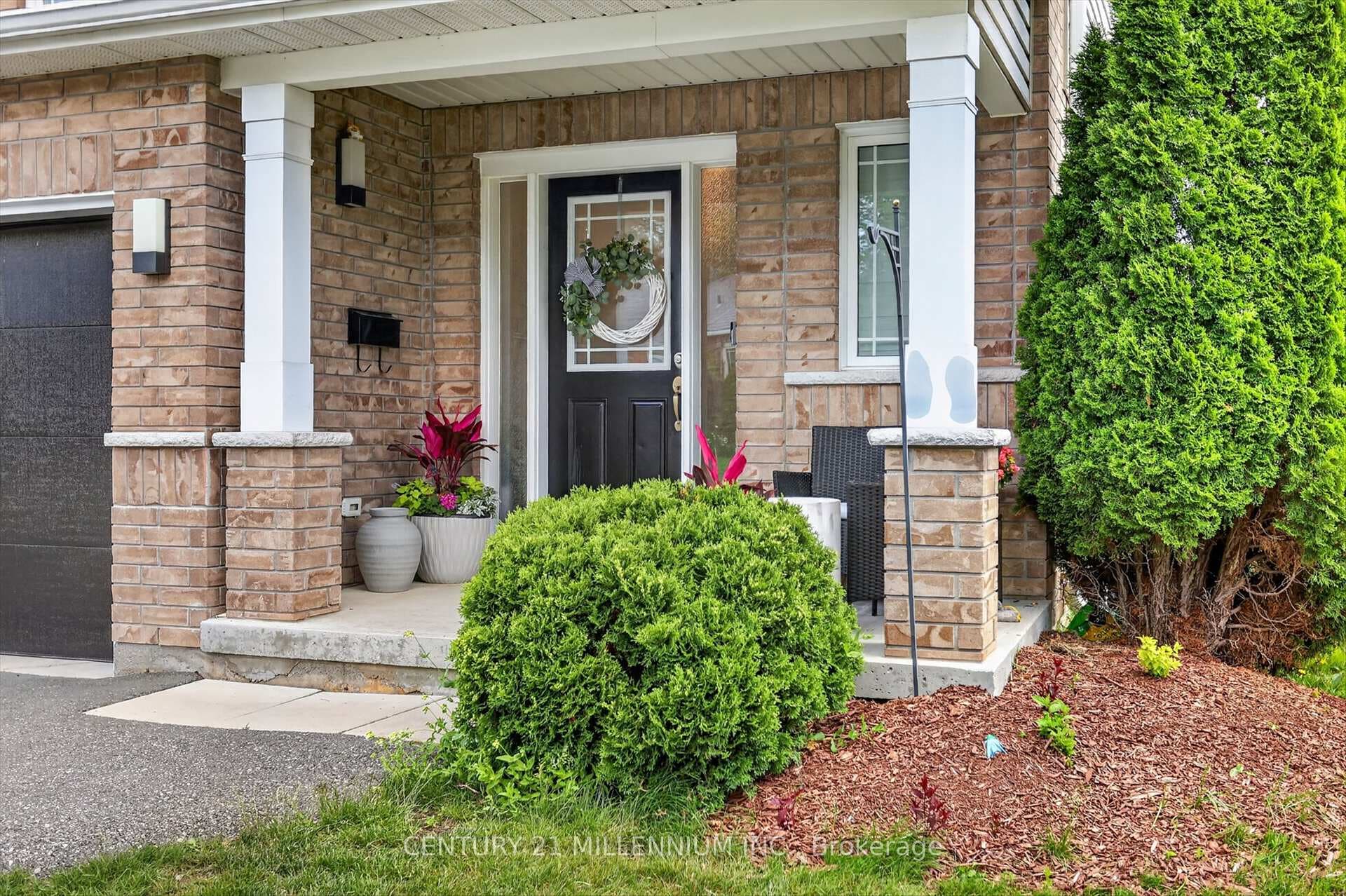 225 Lorne Court photo 45