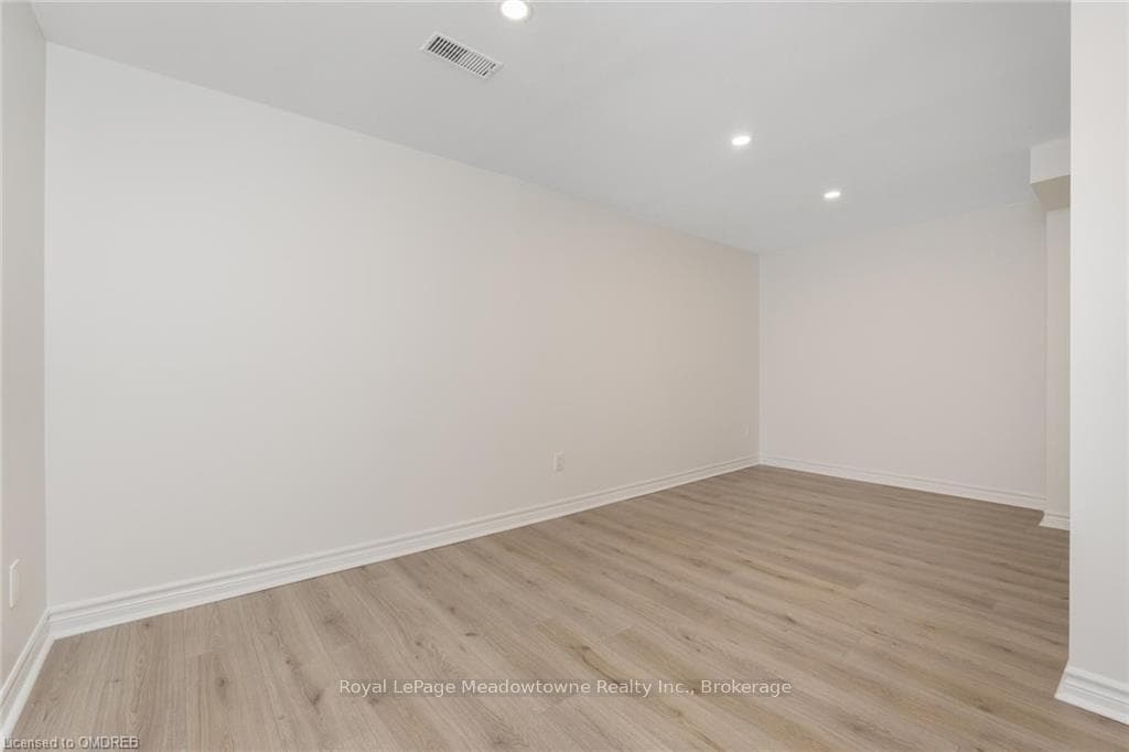 108 SINCLAIR Avenue Unit 25 photo 35