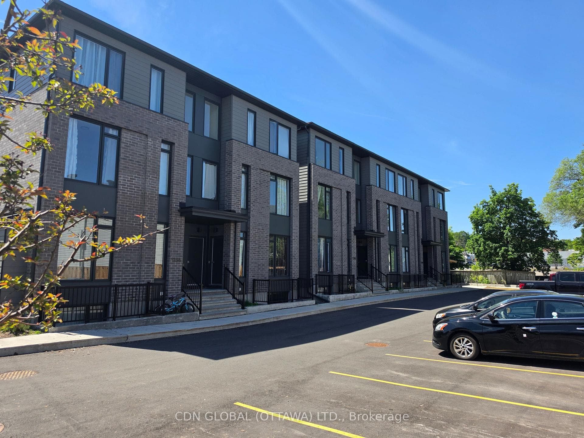 1258-1260 Marenger Street photo 1