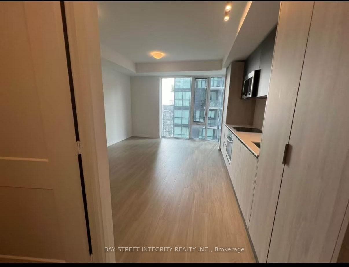 8 Widmer Street Unit 4501 photo 1