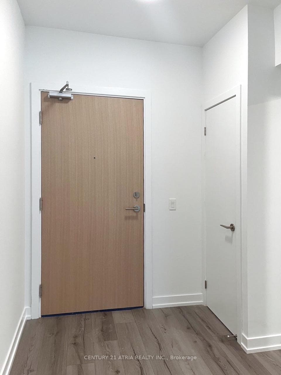 1195 The Queensway N/A Unit 410 photo 8