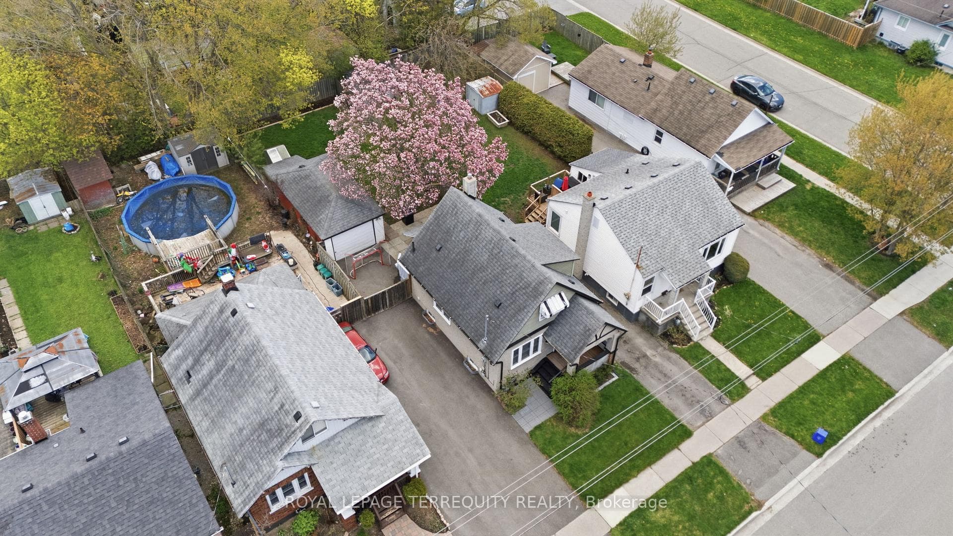 253 Oshawa Boulevard photo 49