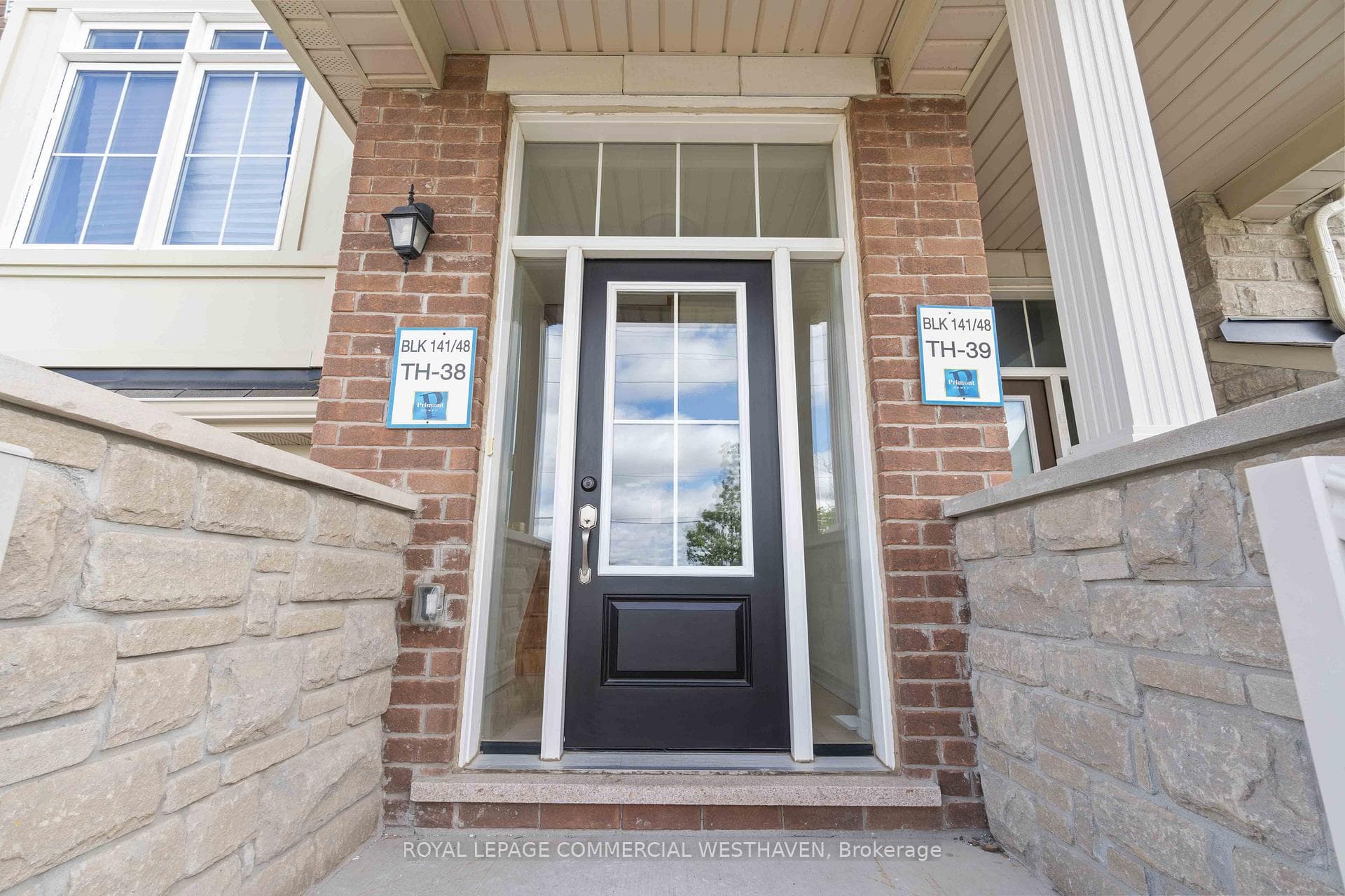 35 Rockman Crescent photo 3