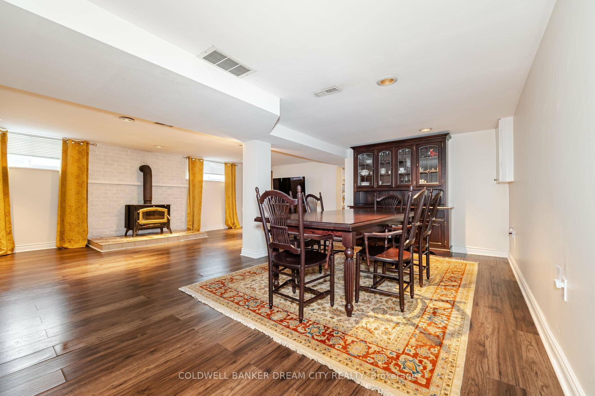 55 Hullmar Drive photo 27