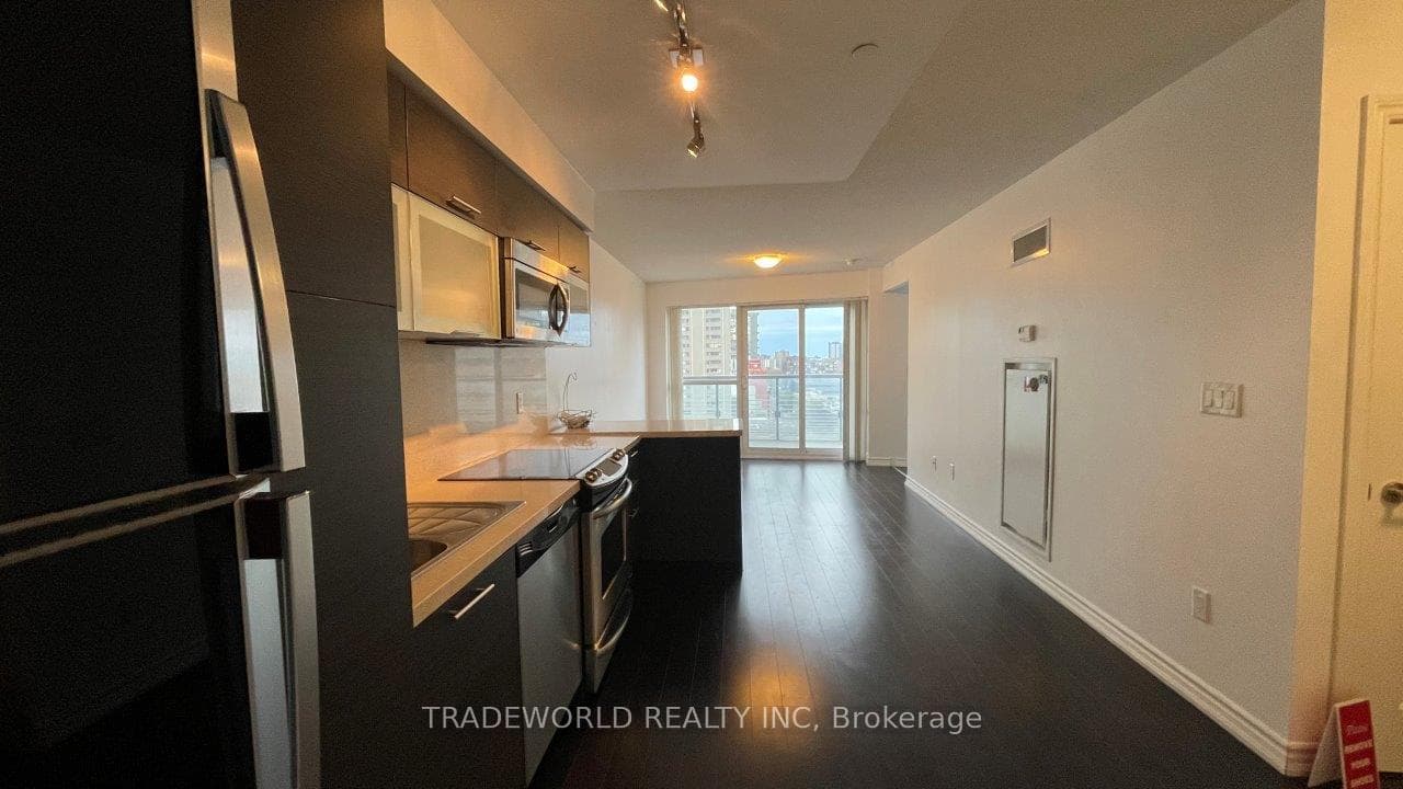 386 Yonge Street Unit 909 photo 11