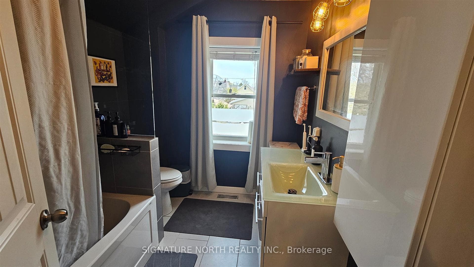 244 BALMORAL Street photo 20