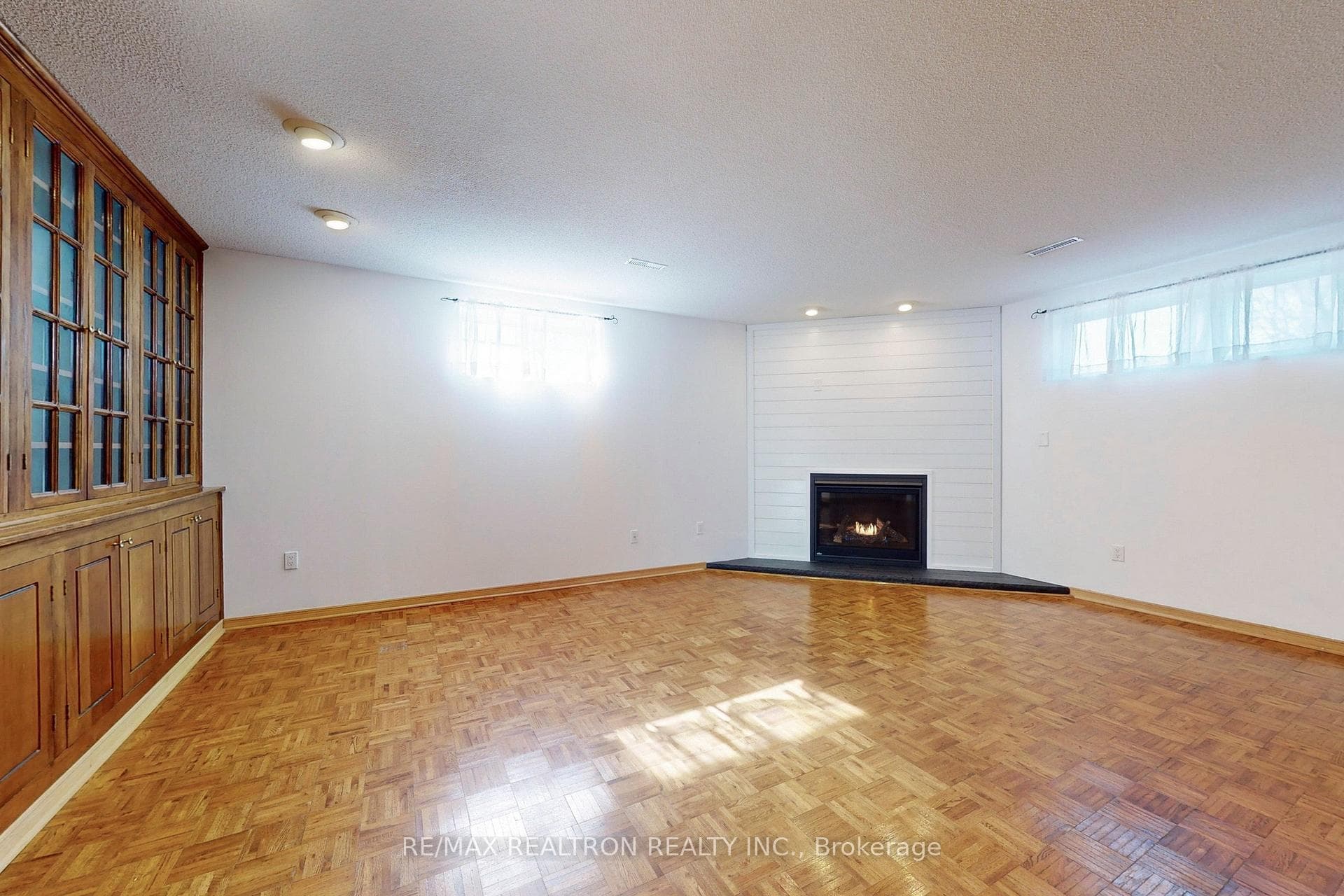 35 Old Burnhamthorpe Road Unit Bsmt photo 13