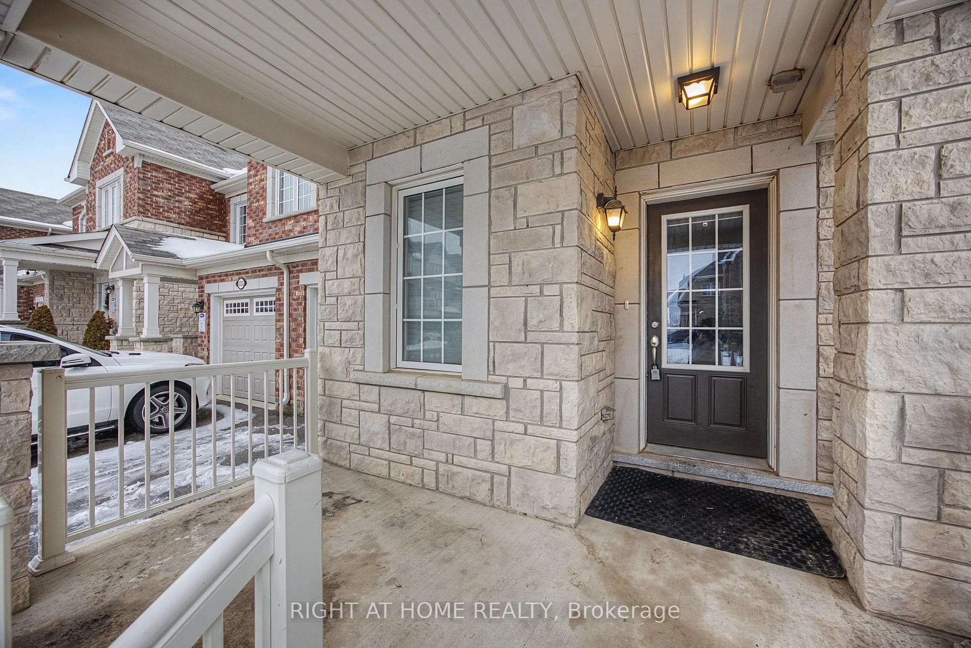 1235 Mulroney Heights photo 4