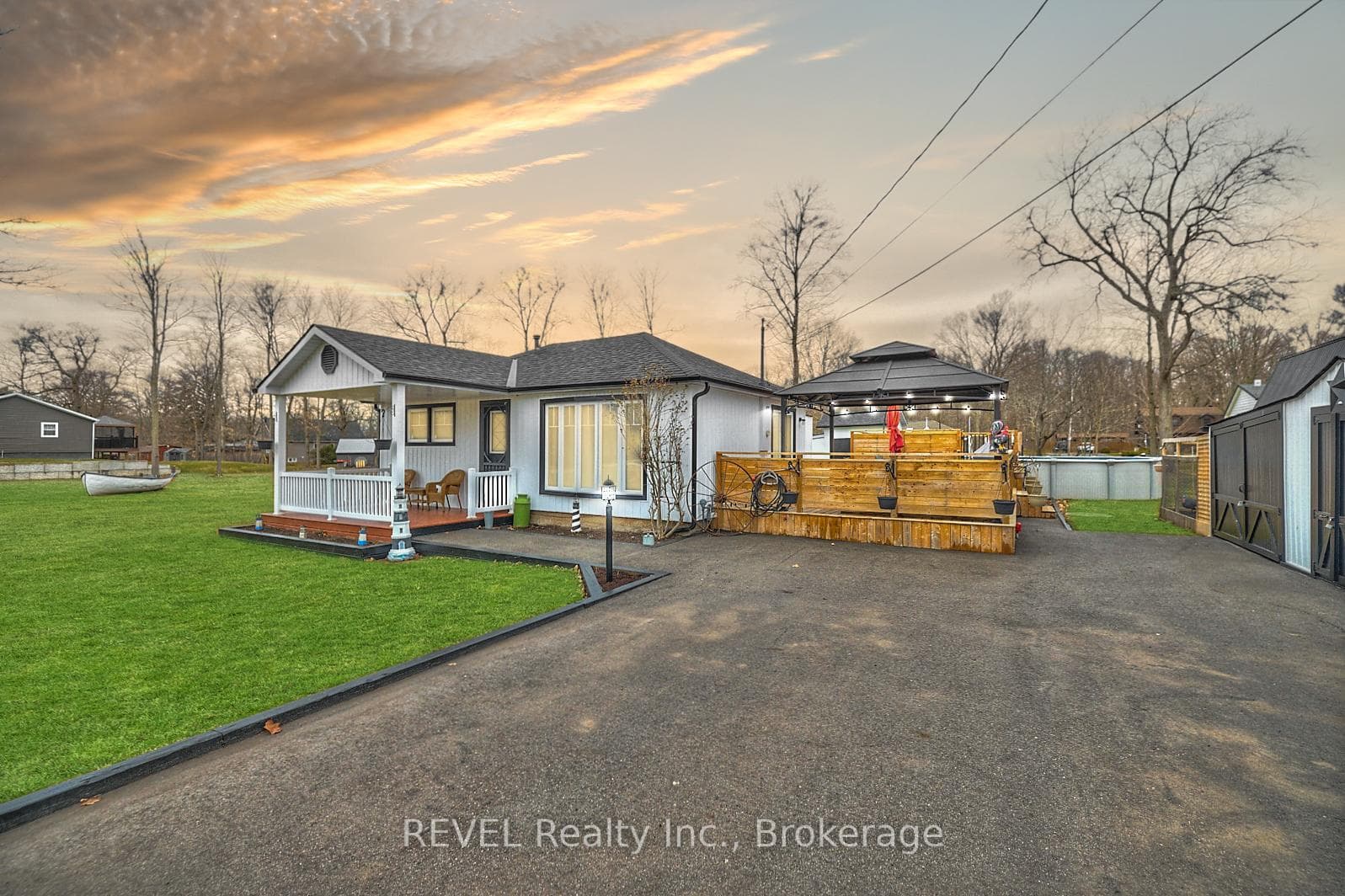 4875 Mapleview Crescent photo 3