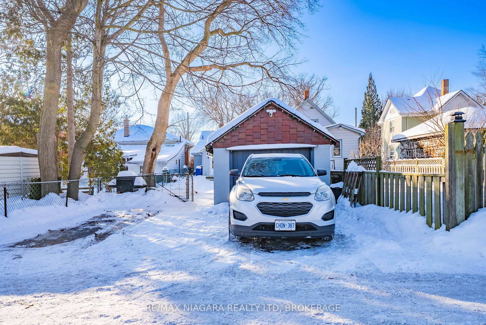 111 LOUISA Street photo 28
