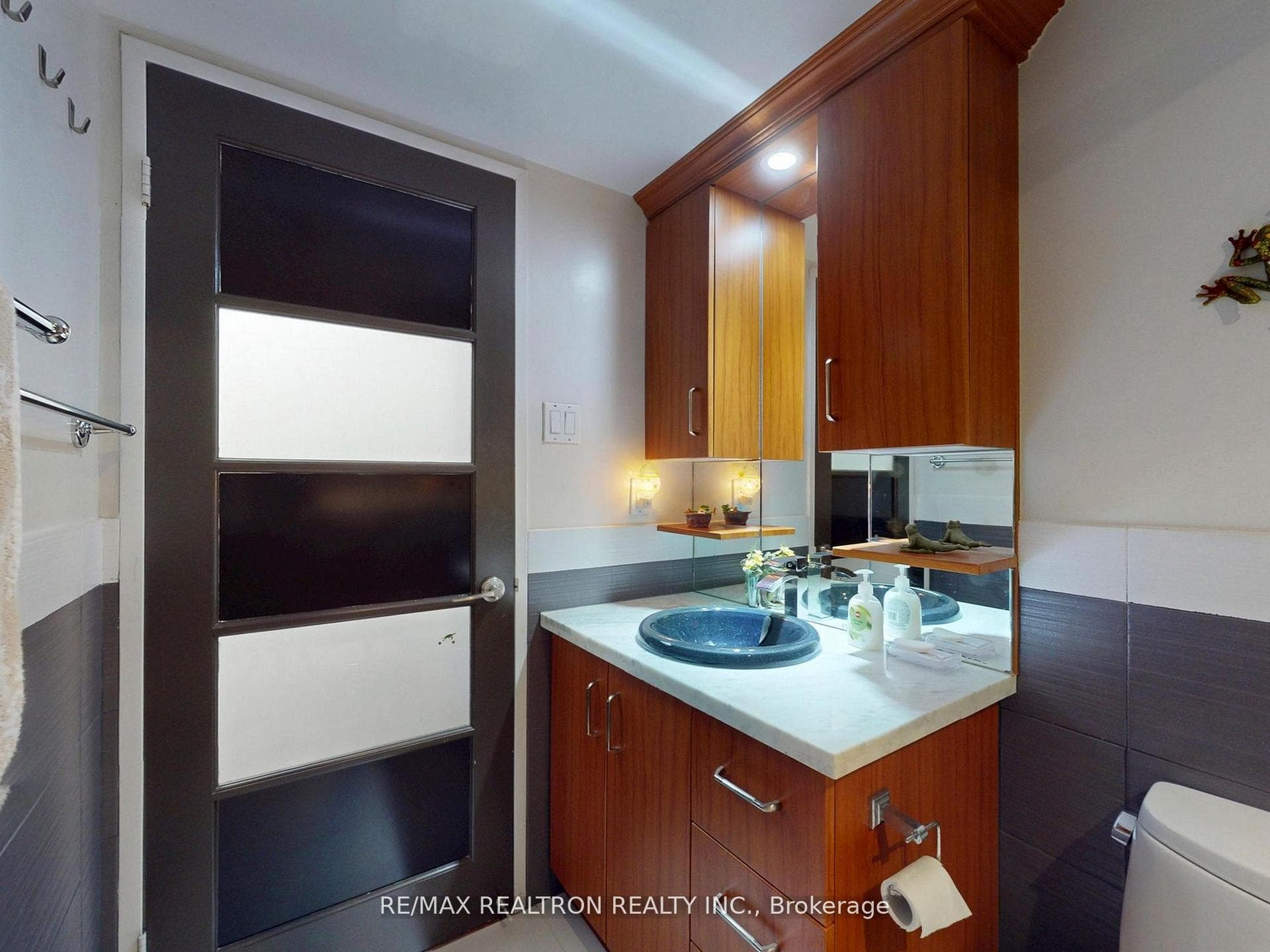 5 Kenneth Avenue Unit 1208 photo 22