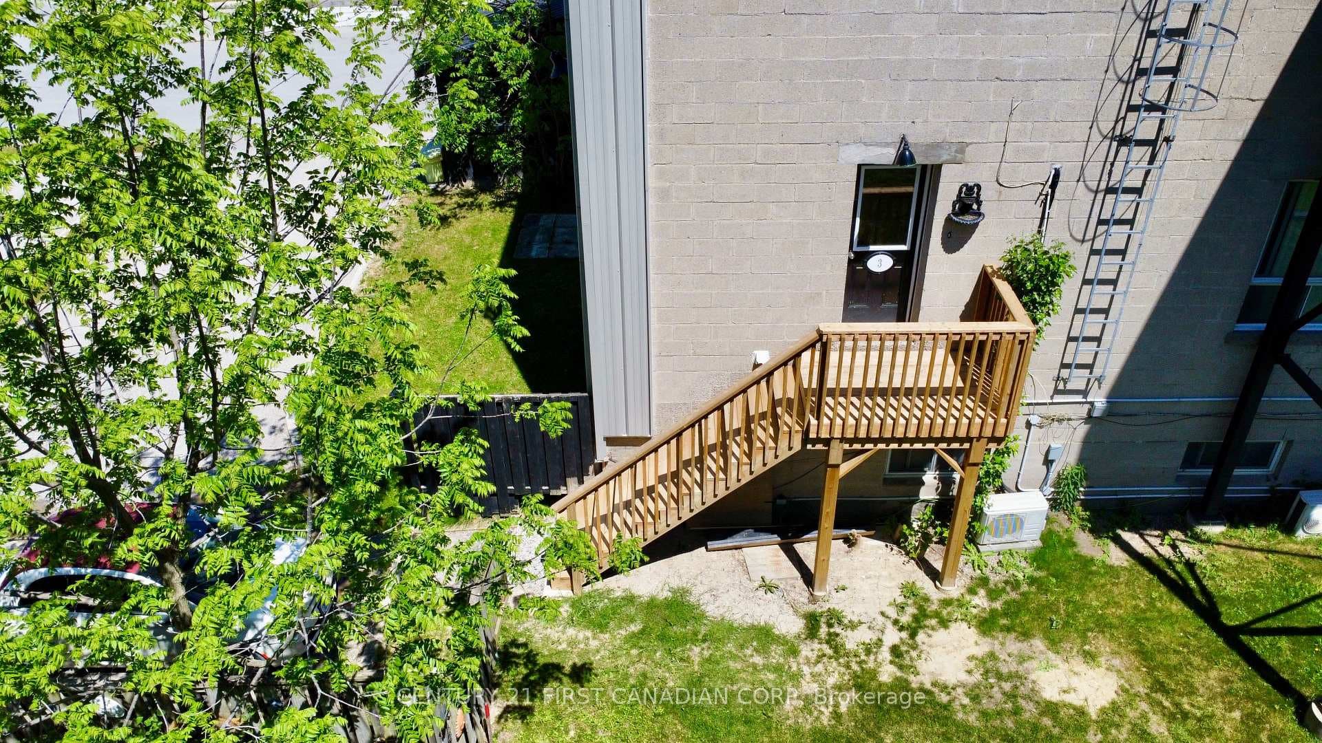 13274 Ilderton Road photo 18