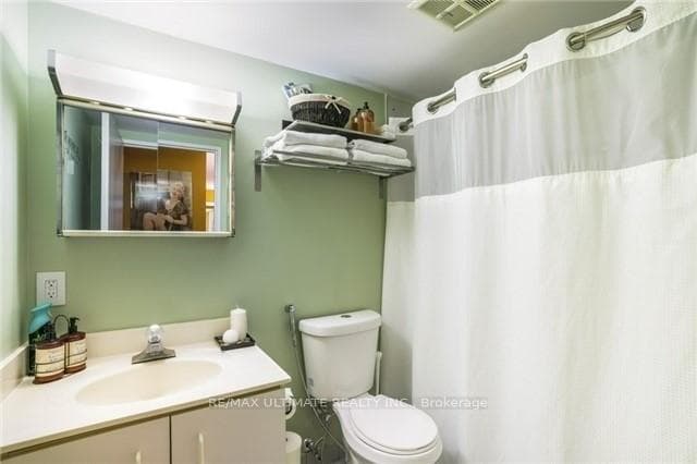 326 Major Mackenzie Drive Unit 528 photo 16