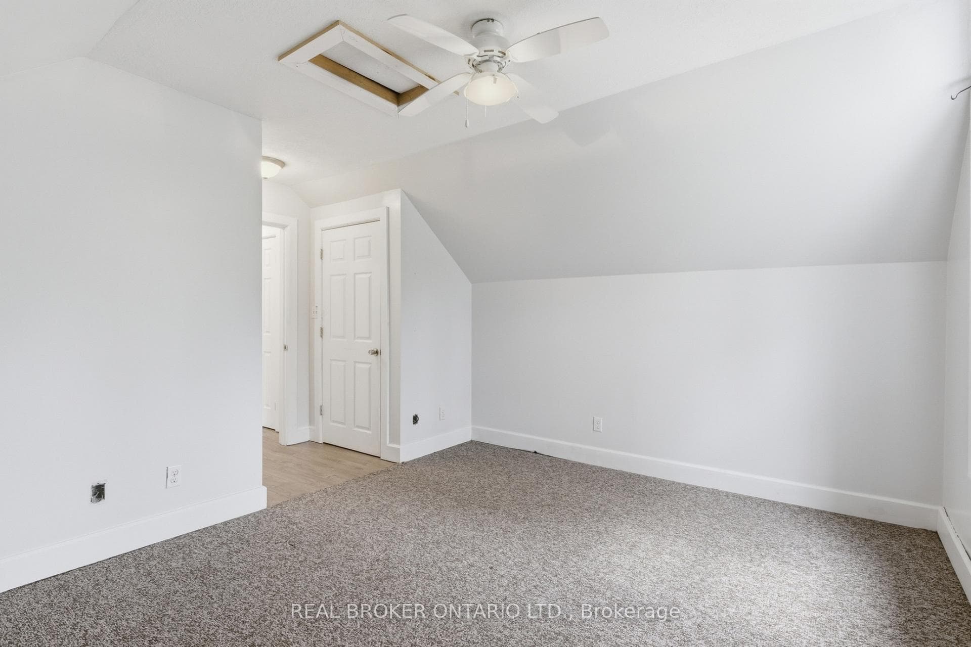 368 Wellington Avenue photo 31