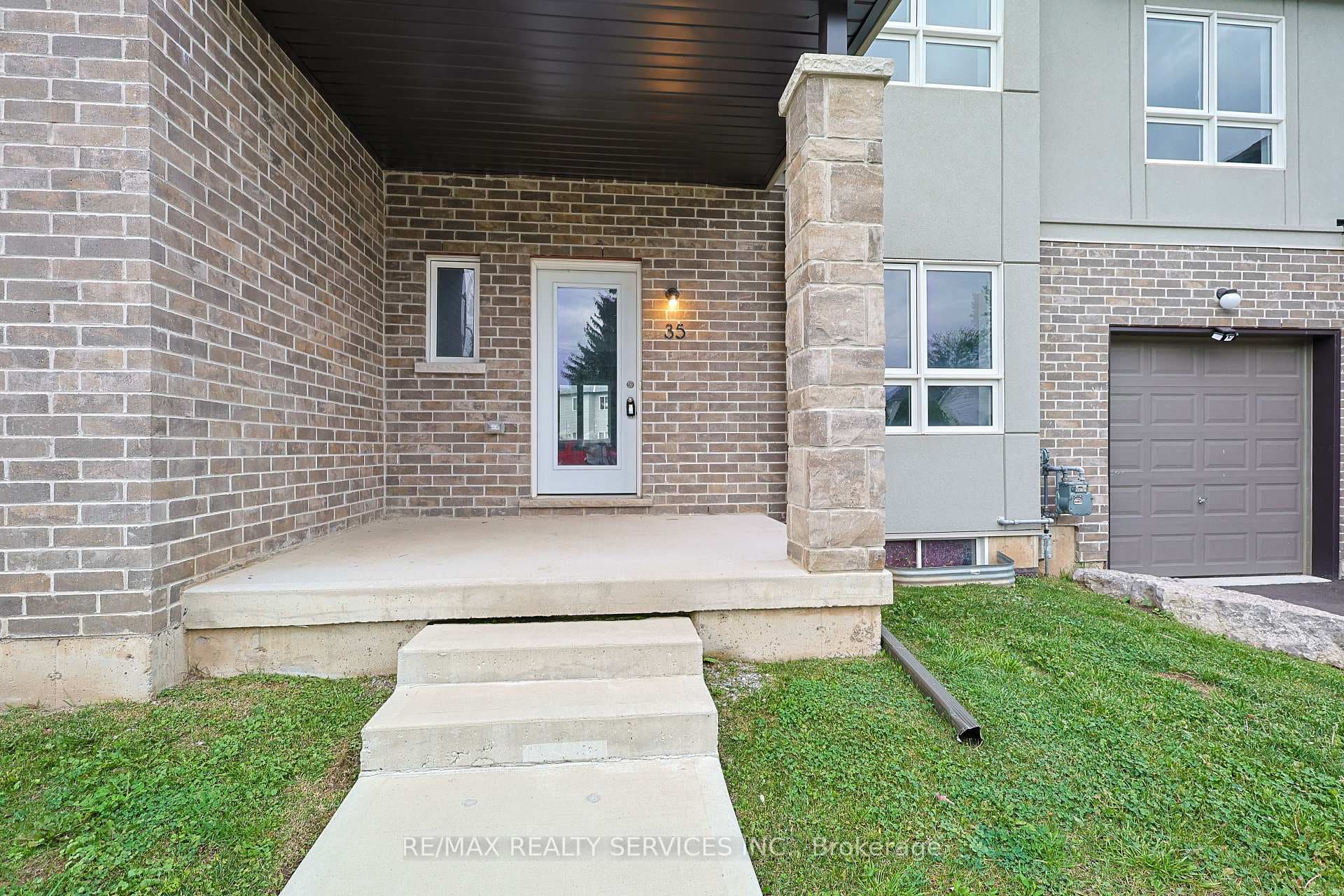 35 Perenack Avenue Unit 17 photo 3