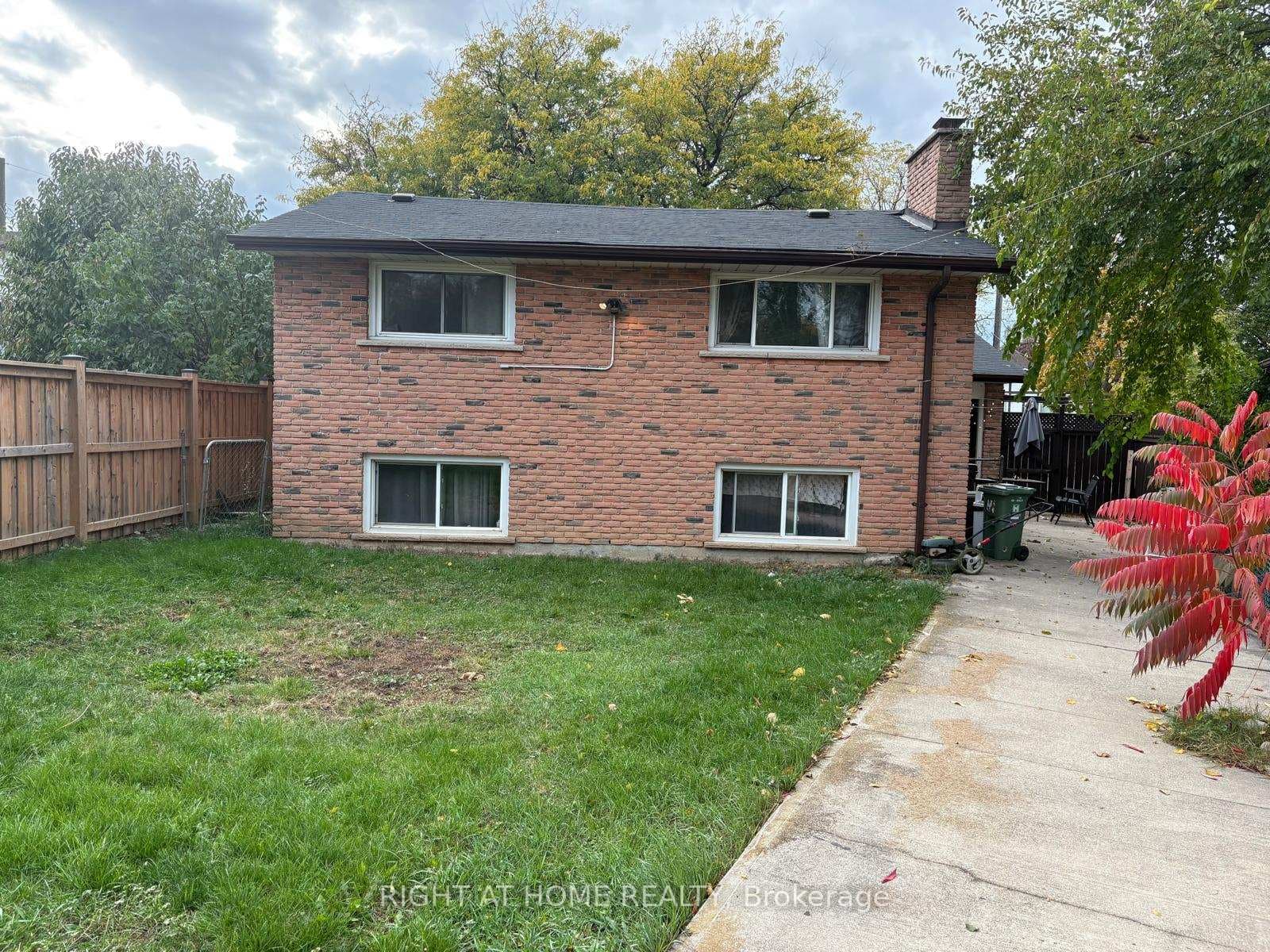 385 Montmorency Drive photo 20