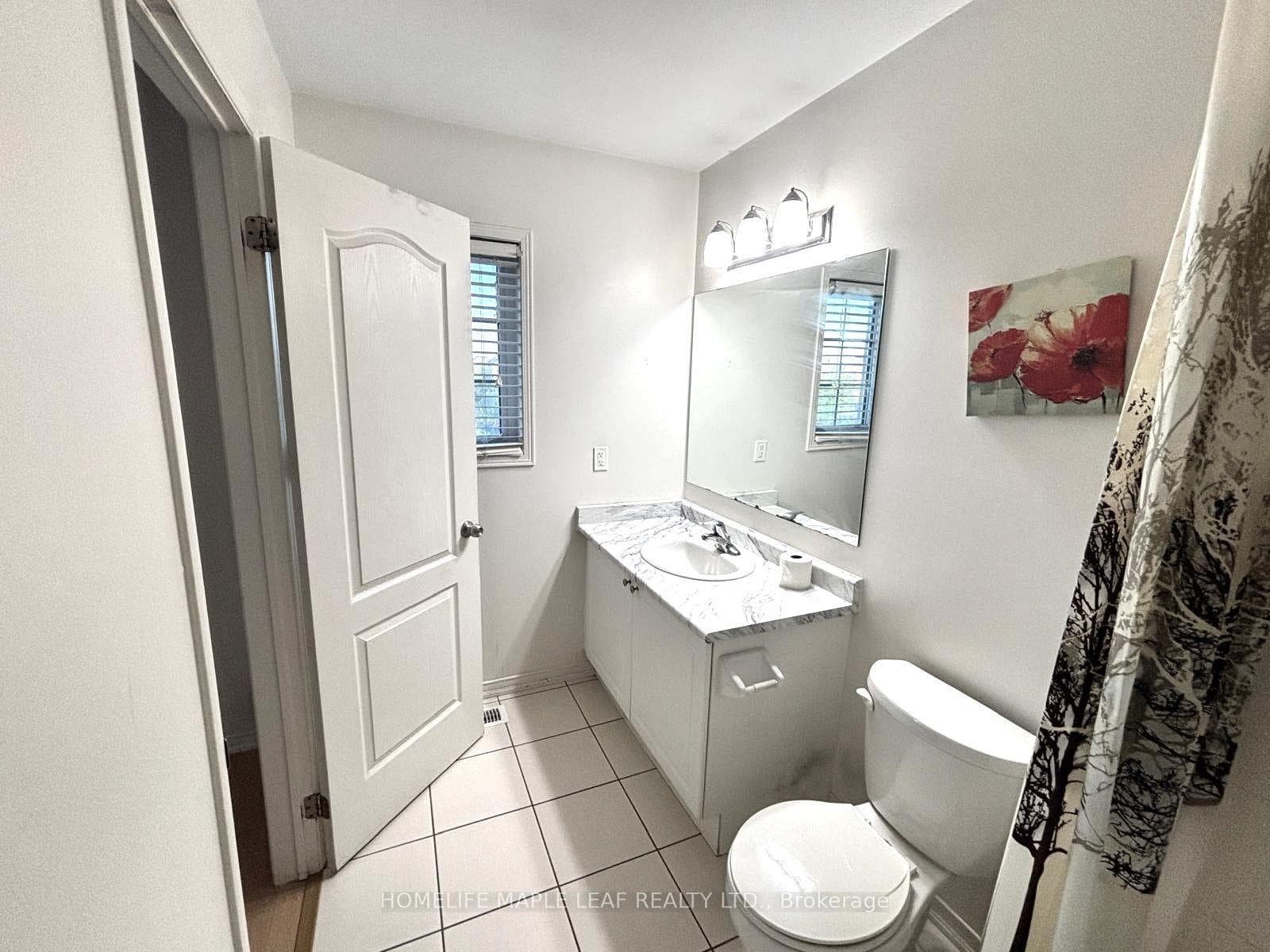 39 Sussexdale Drive photo 12