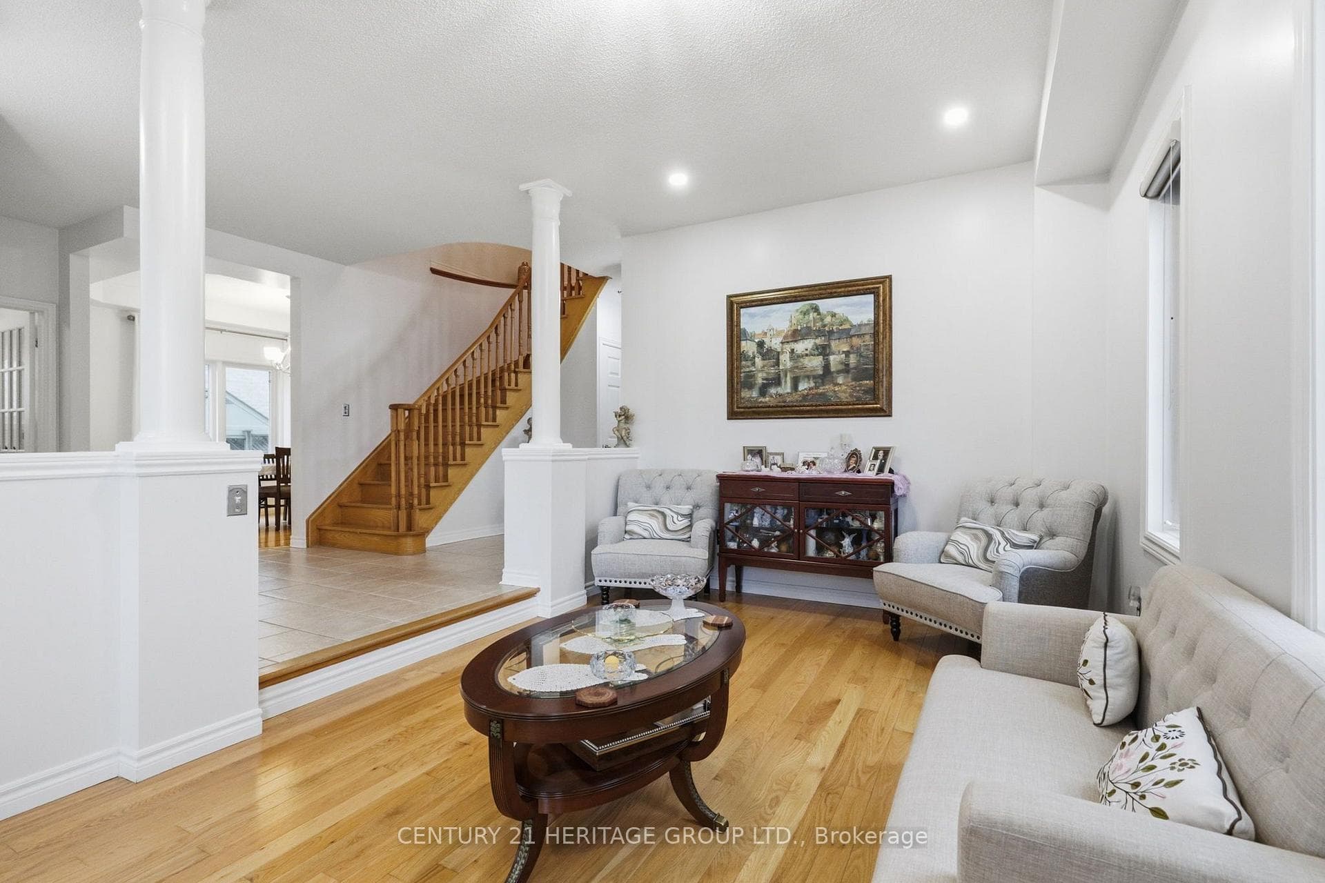 21 Silvercreek Crescent photo 6