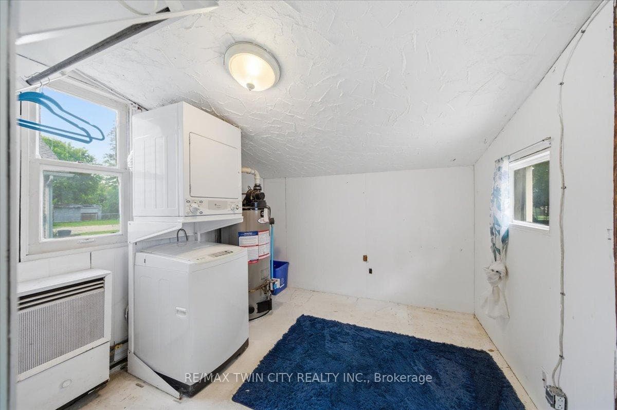 121 Wilkes Street photo 20