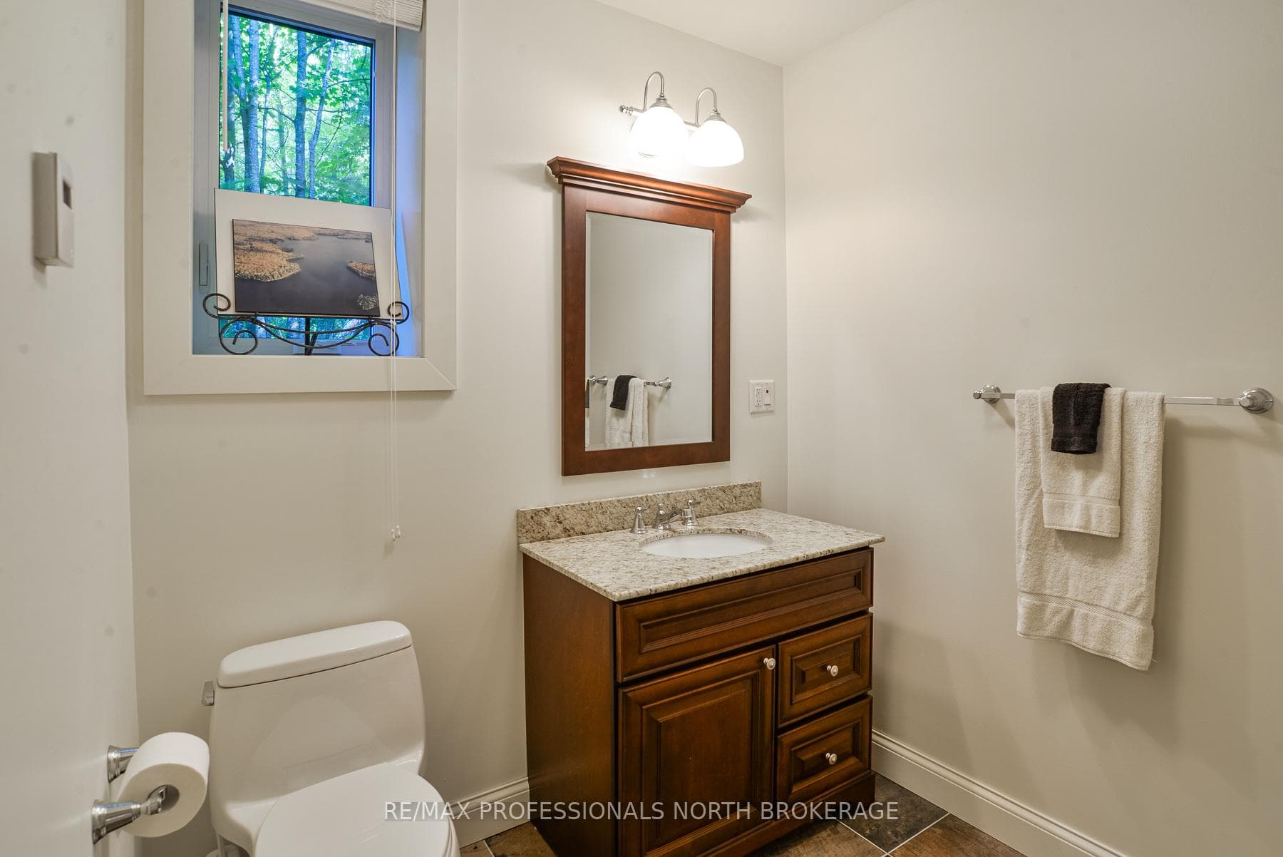 1010 Echo Lane photo 25