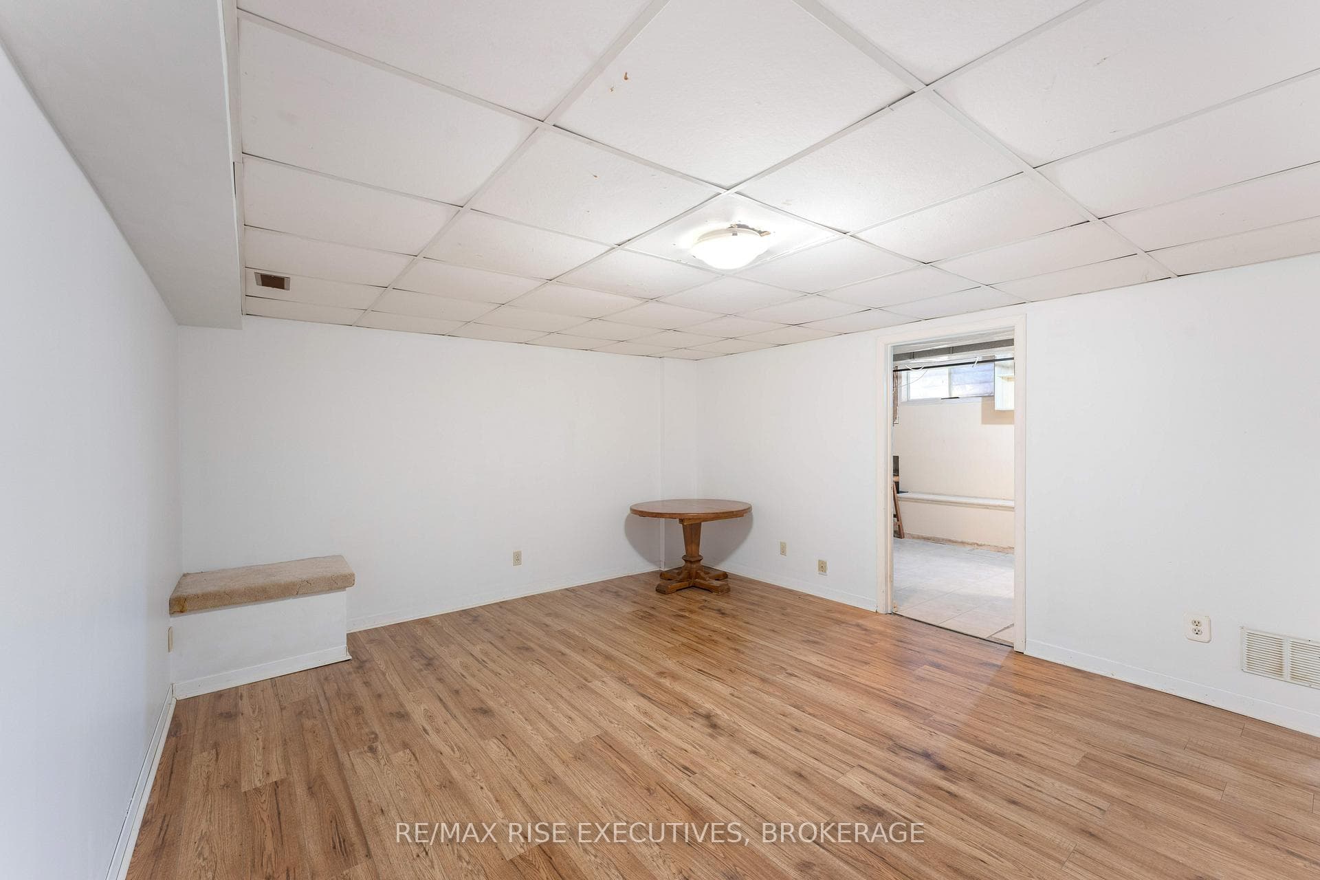 139 WYCLIFFE Crescent photo 27