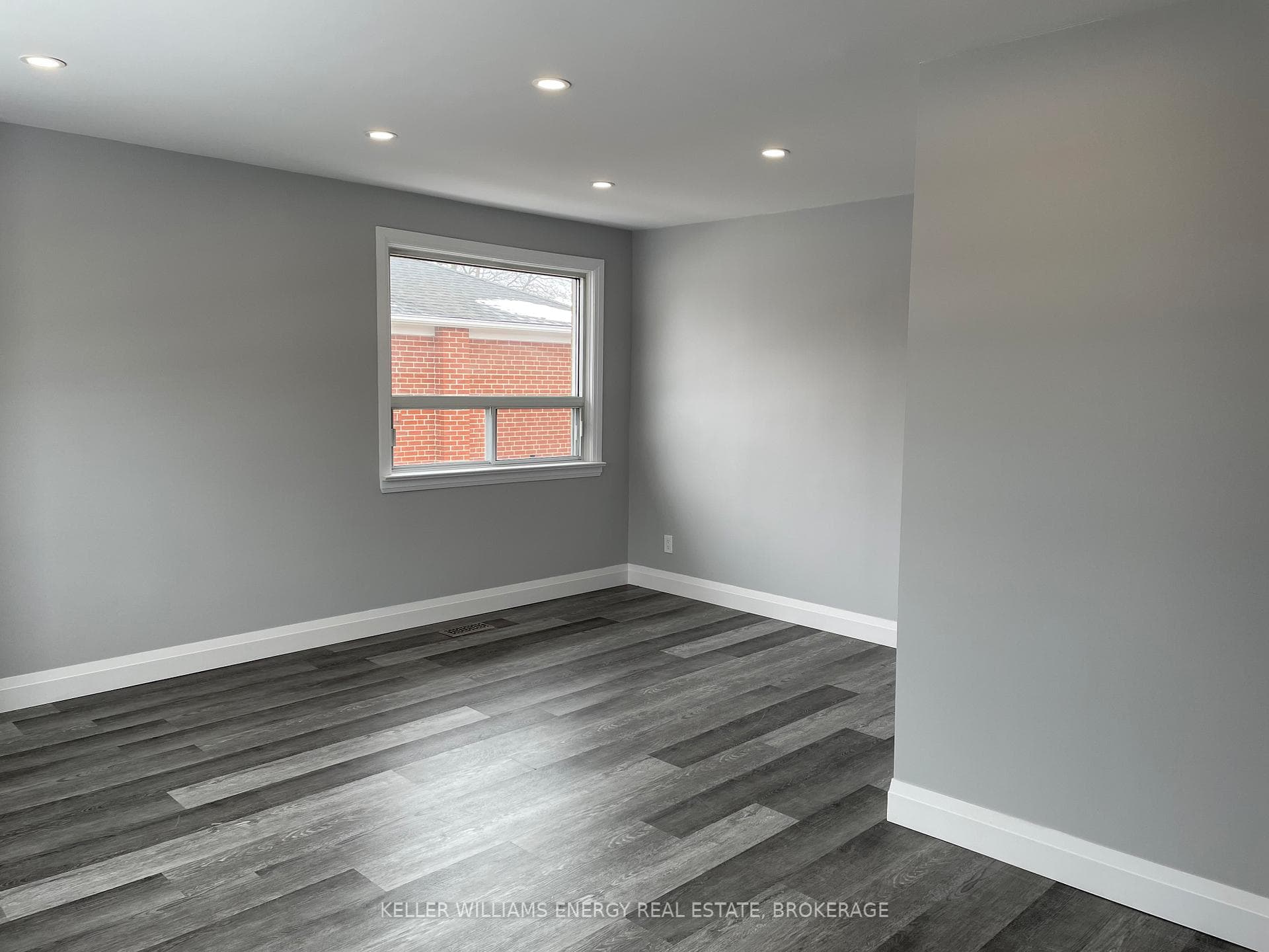 339 Jasper Avenue photo 13