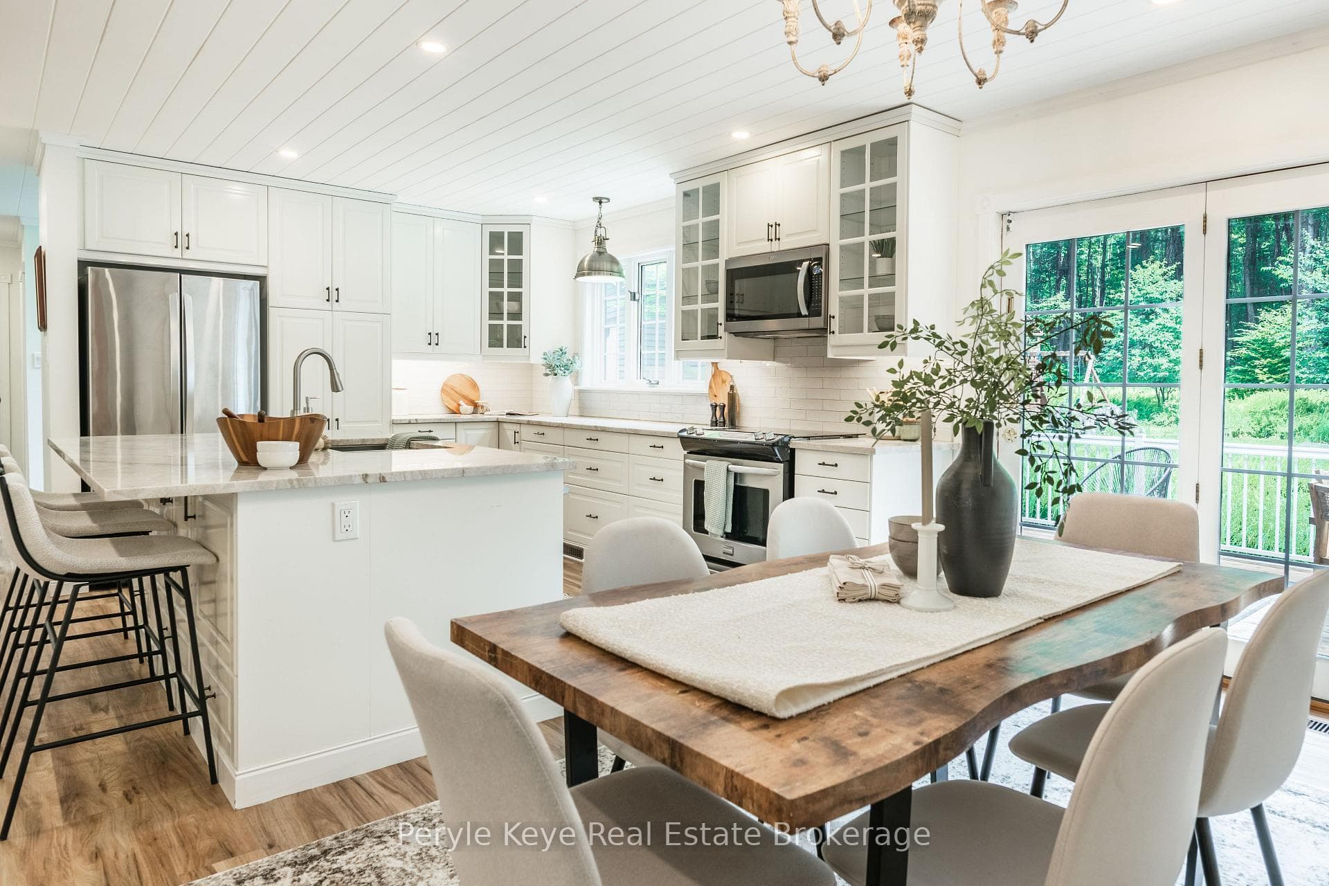125 Clarke Crescent photo 22