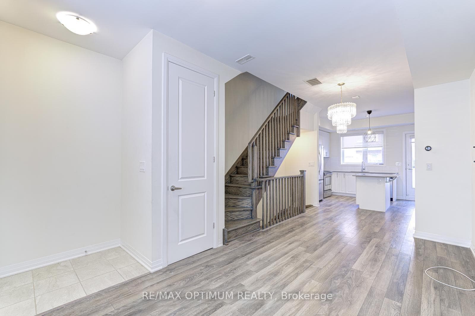 44 Sarah Jackson Crescent photo 3