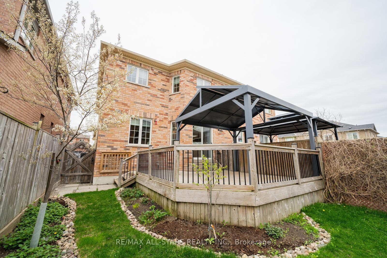 98 Duffin Drive photo 41